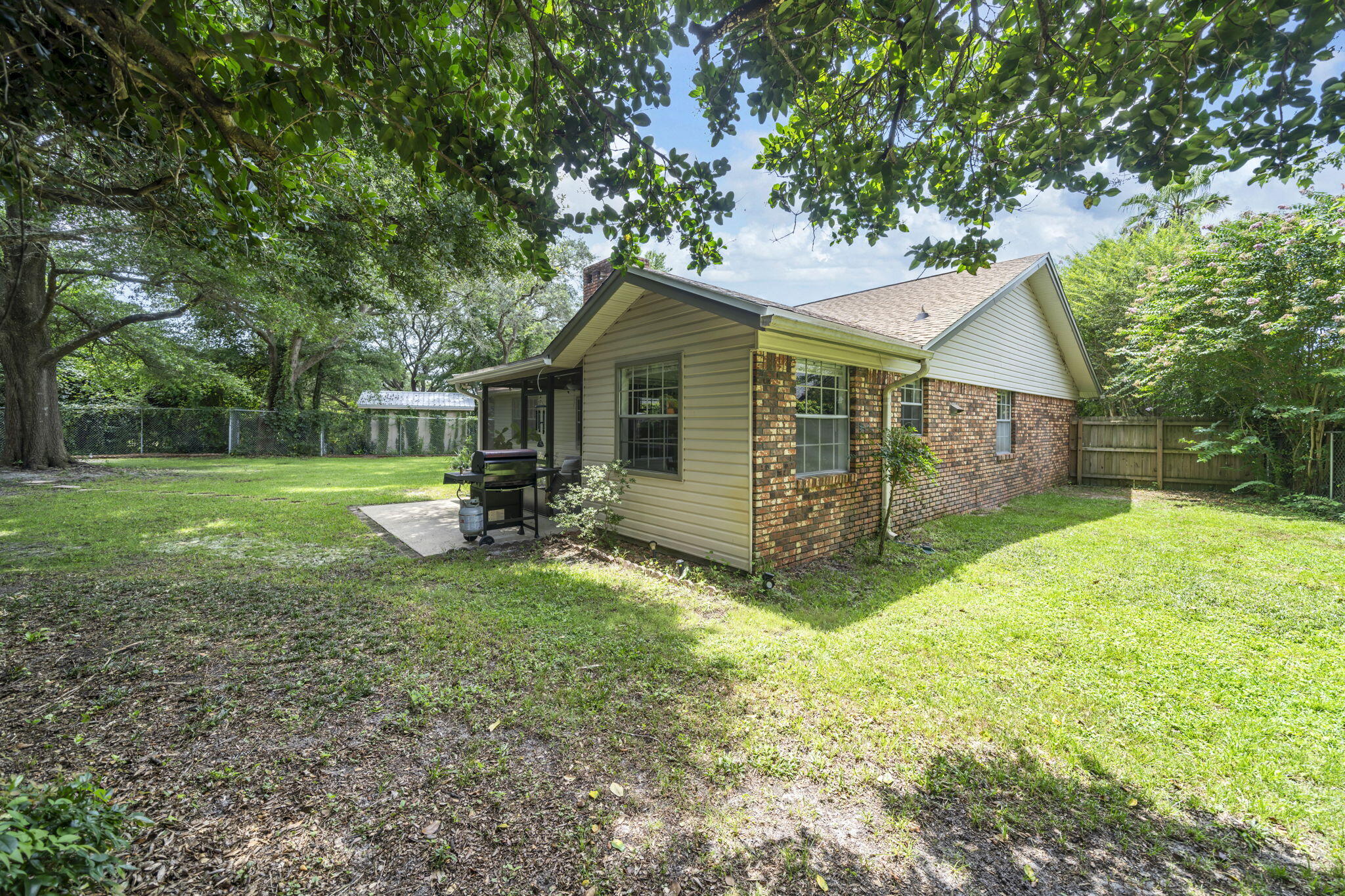 TANGLEWOOD S/D 1ST ADDN - Residential