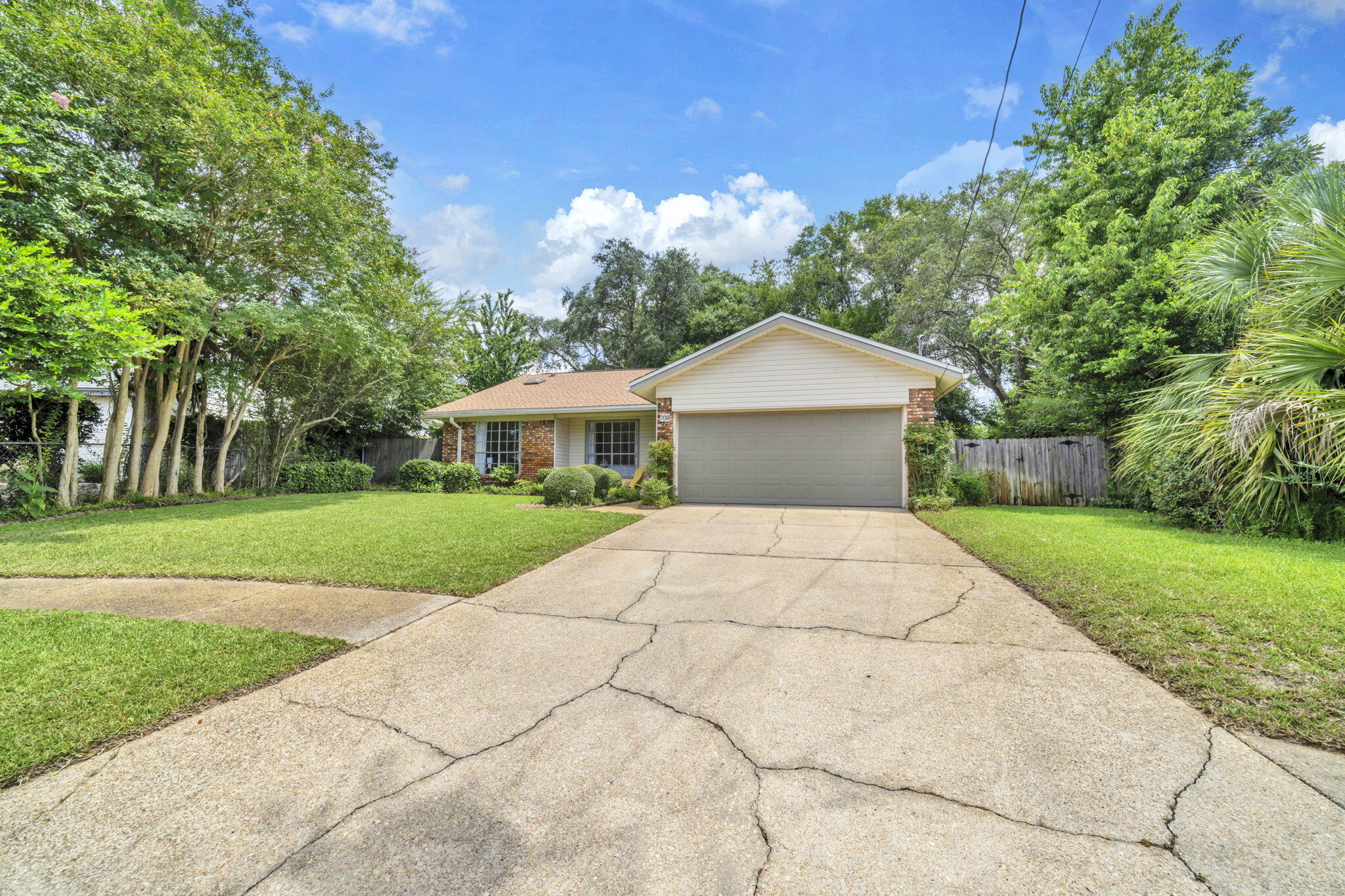 TANGLEWOOD S/D 1ST ADDN - Residential