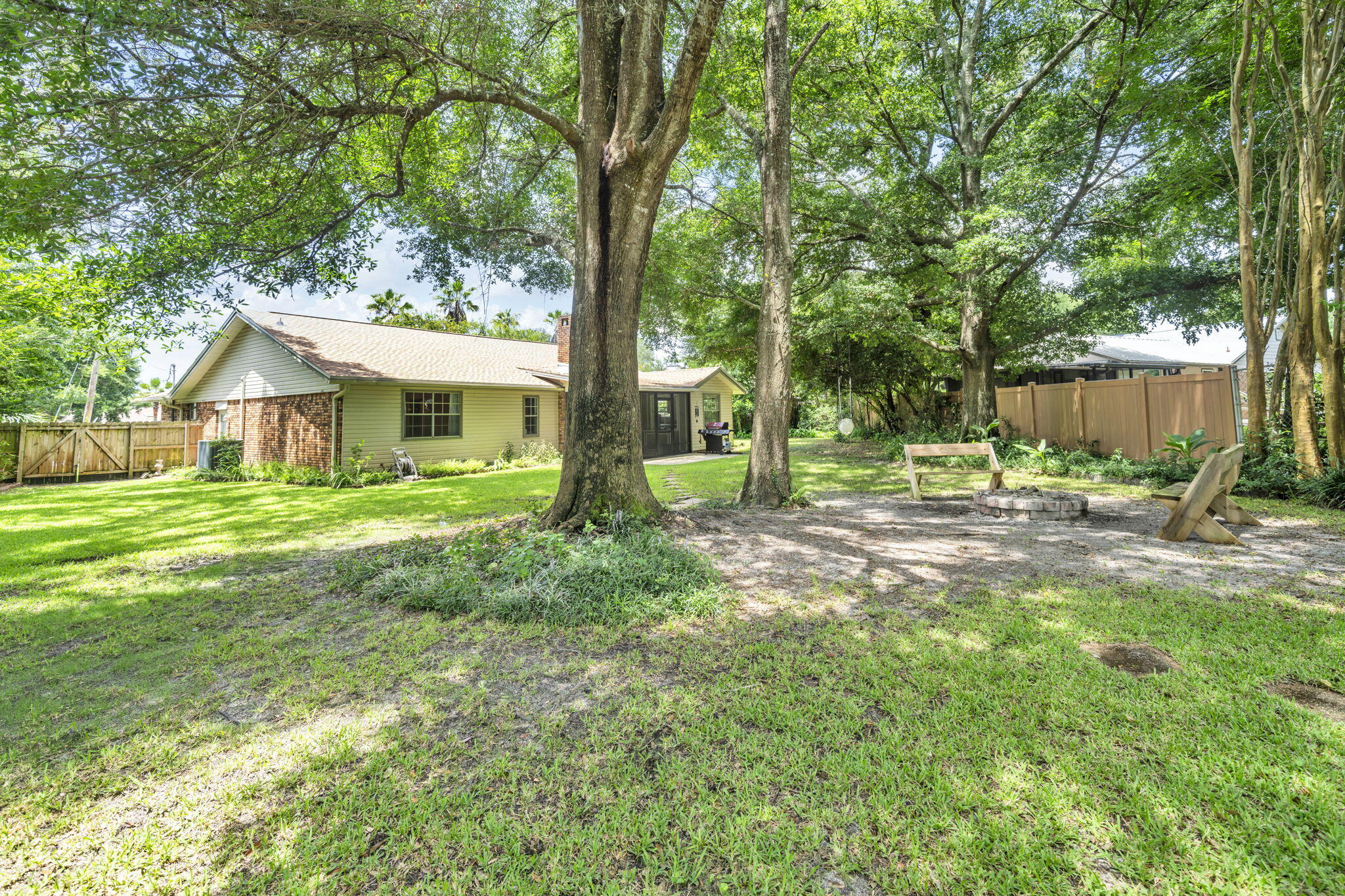TANGLEWOOD S/D 1ST ADDN - Residential
