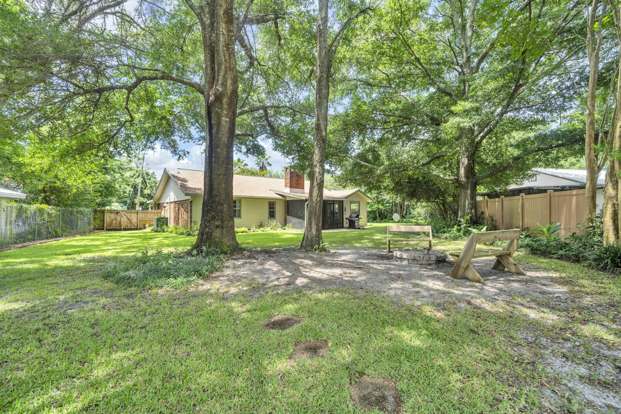 TANGLEWOOD S/D 1ST ADDN - Residential