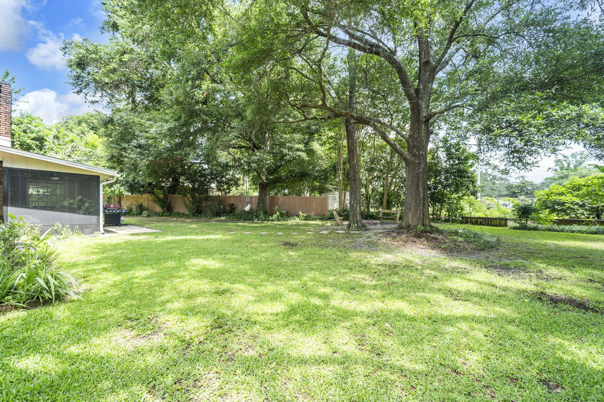 TANGLEWOOD S/D 1ST ADDN - Residential
