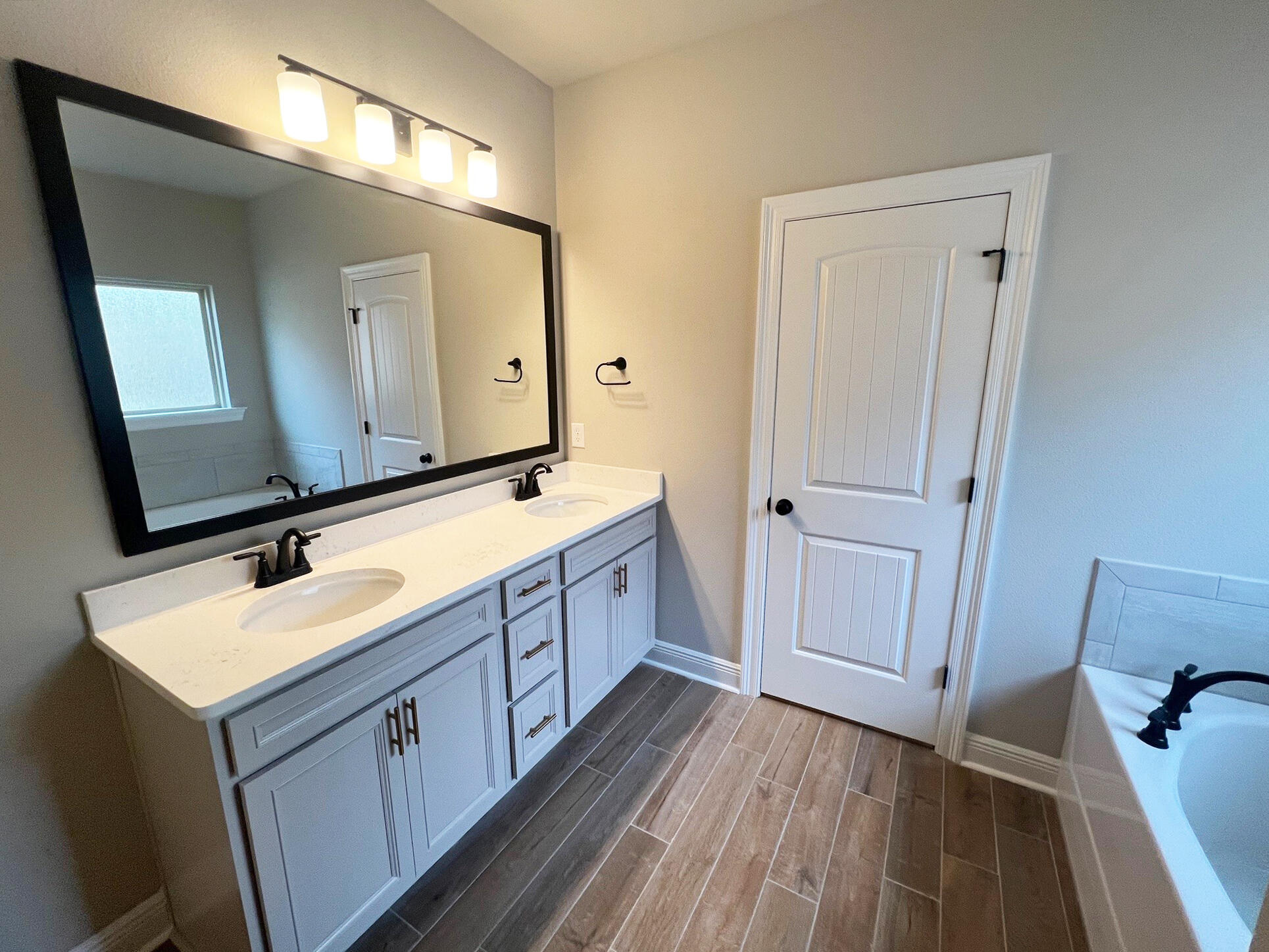 HAMMOCK BAY - MOONSWEPT - Residential