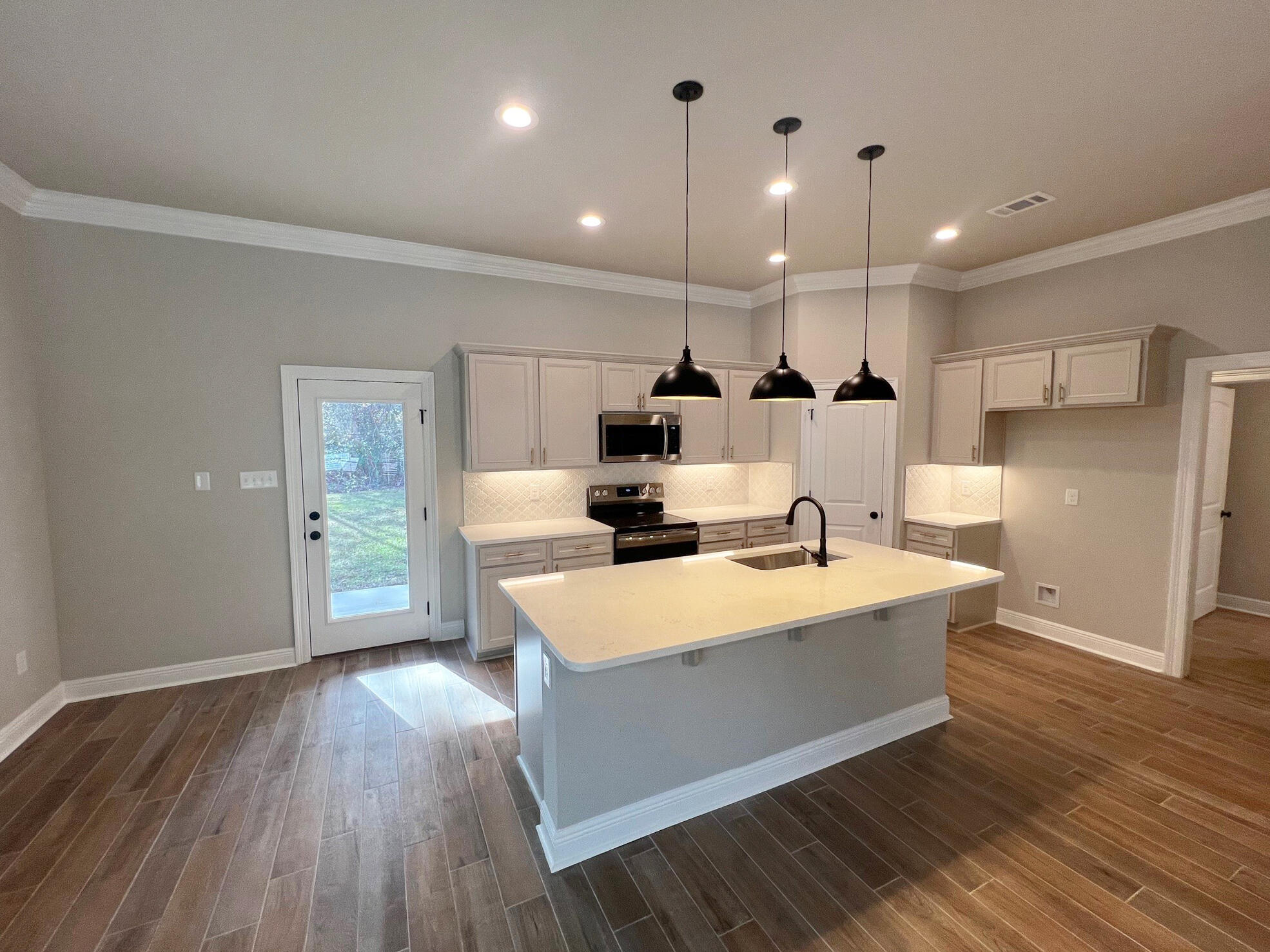 HAMMOCK BAY - MOONSWEPT - Residential