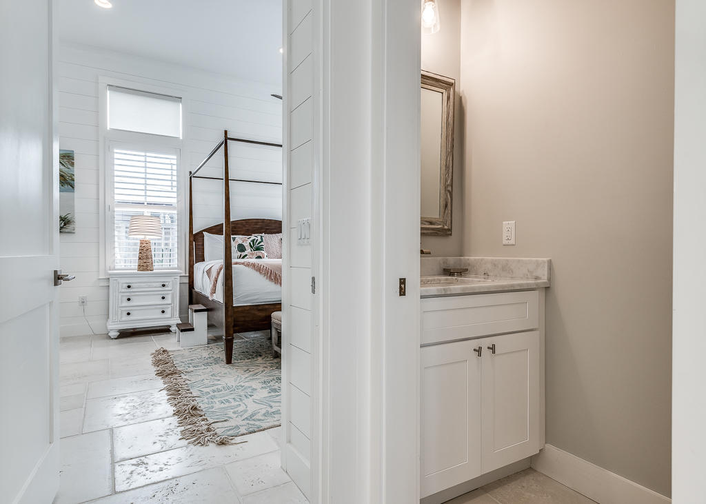 GULF SHORE MANOR - Residential