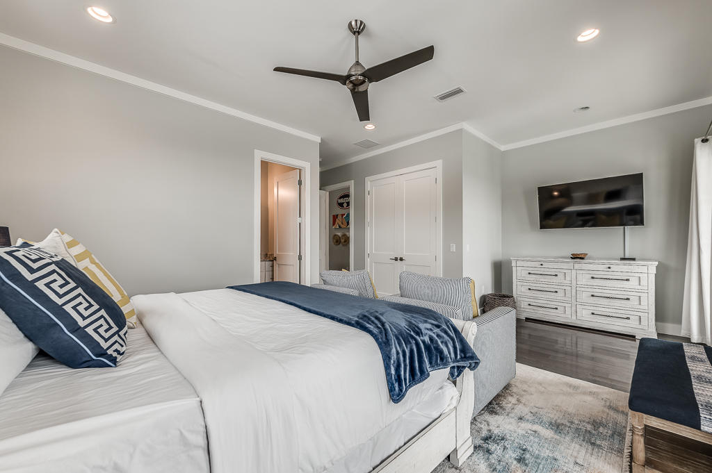GULF SHORE MANOR - Residential