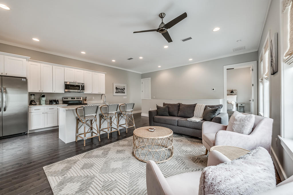 GULF SHORE MANOR - Residential