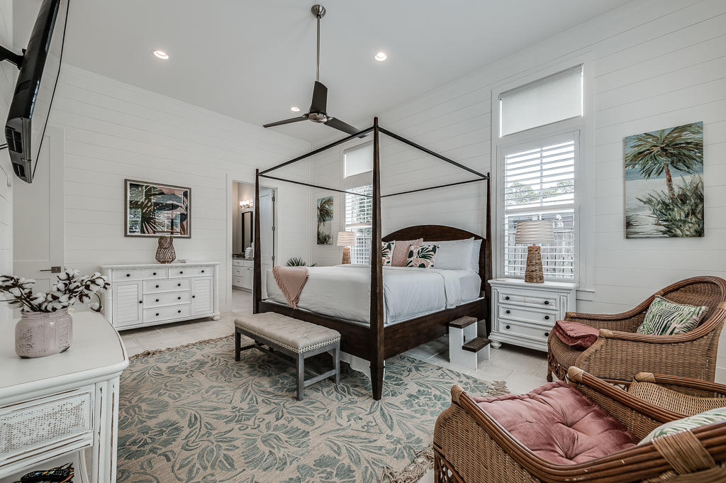 GULF SHORE MANOR - Residential
