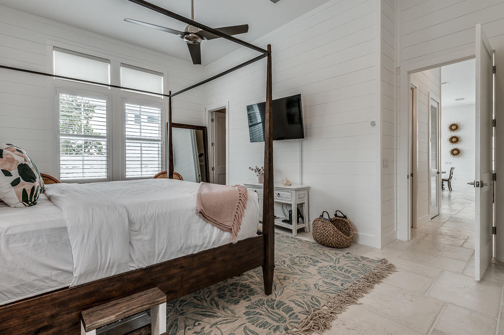 GULF SHORE MANOR - Residential