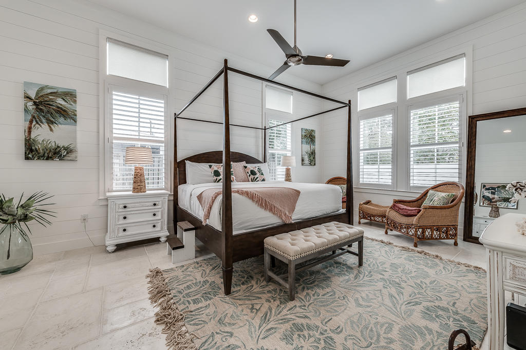 GULF SHORE MANOR - Residential