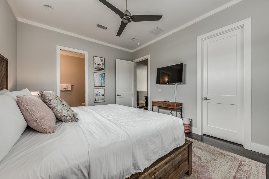GULF SHORE MANOR - Residential