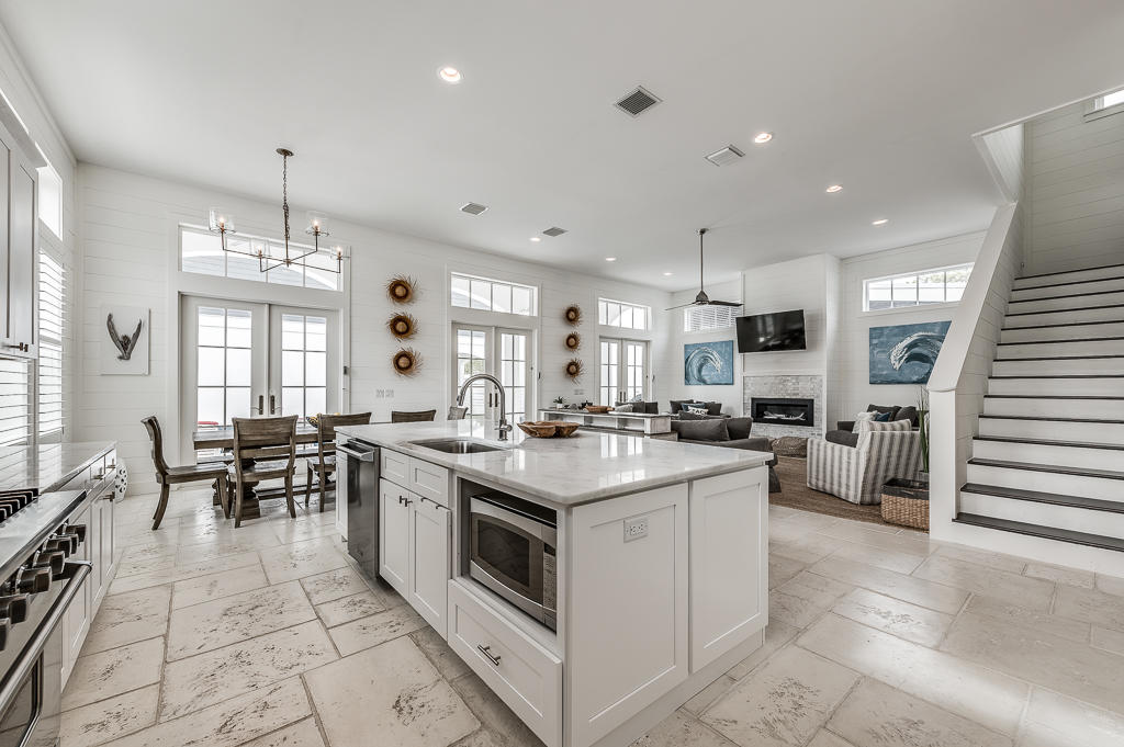 GULF SHORE MANOR - Residential
