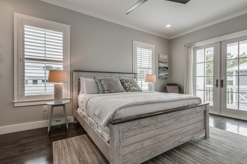 GULF SHORE MANOR - Residential