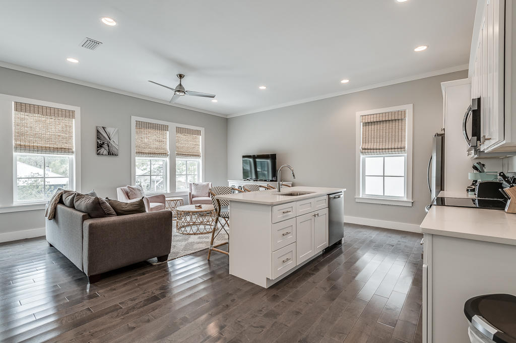 GULF SHORE MANOR - Residential