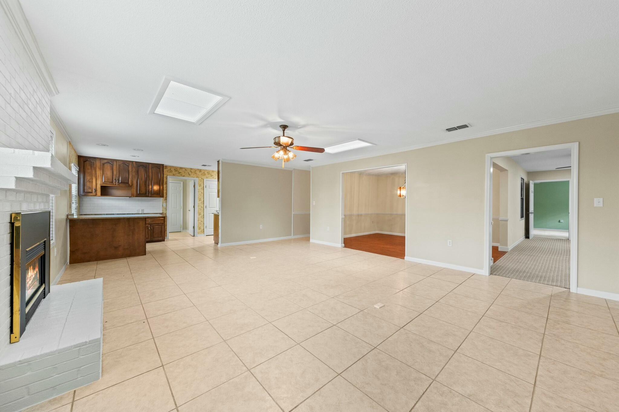 LAKE LORRAINE ESTATES 3 - Residential