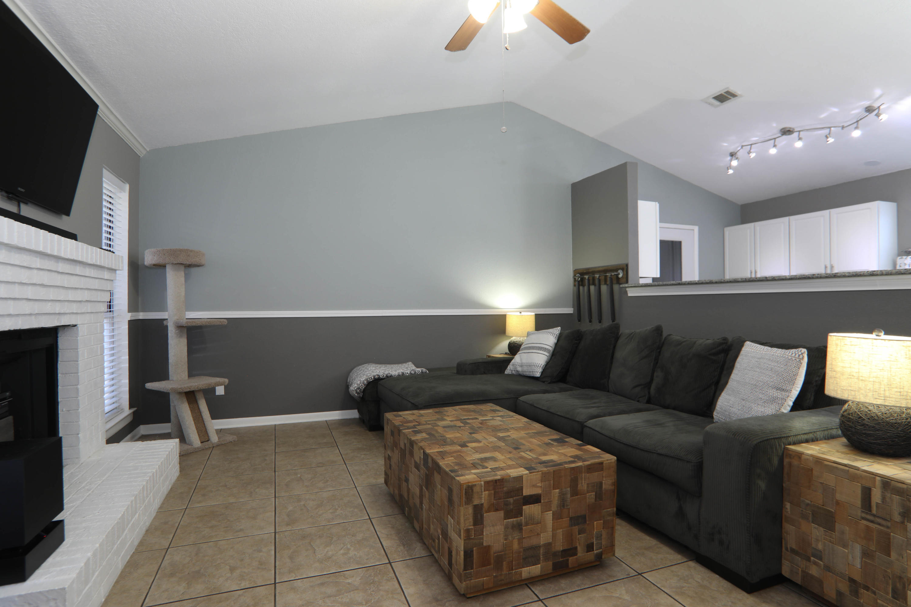 INDIAN OAKS 1ST ADDN - Residential