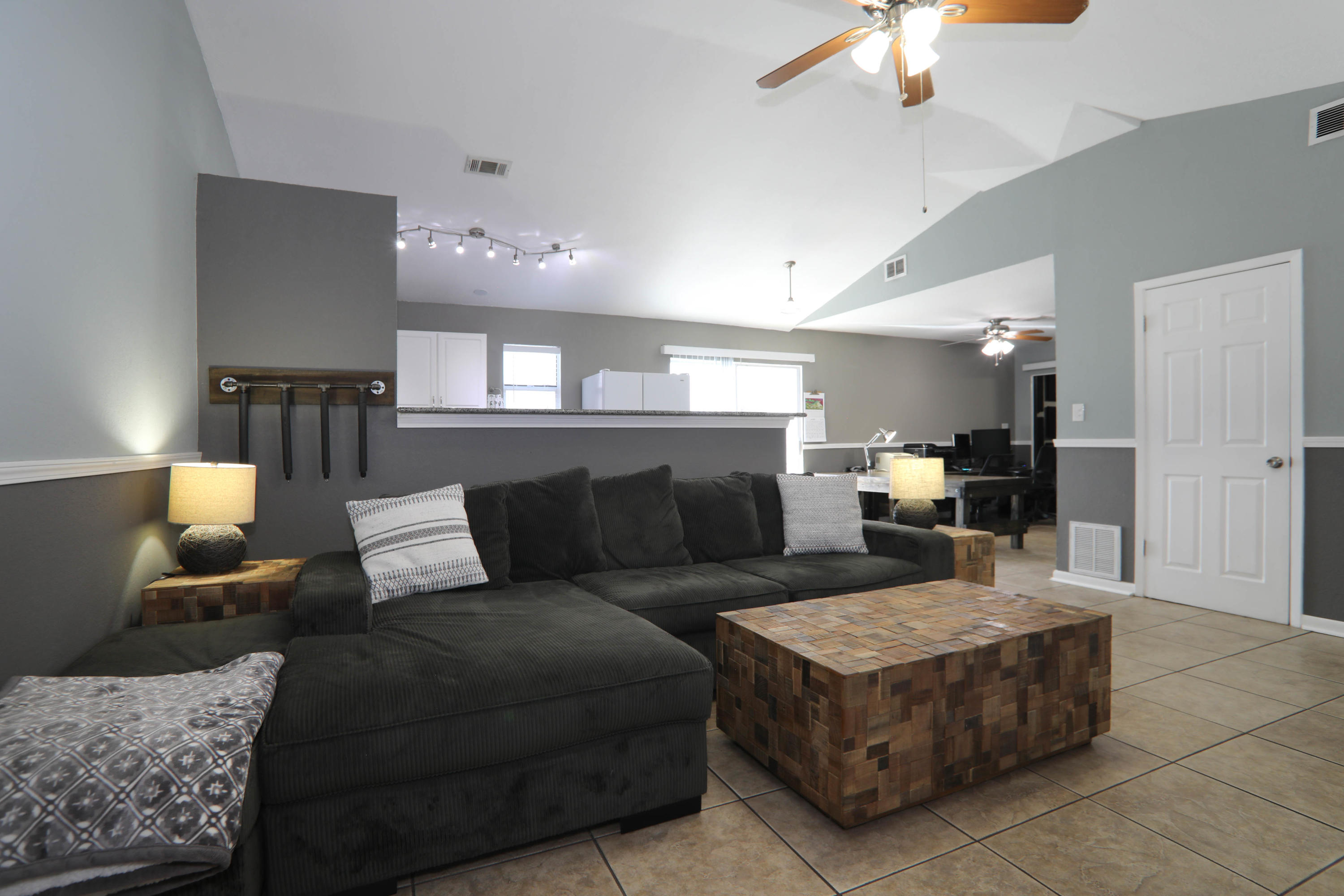 INDIAN OAKS 1ST ADDN - Residential