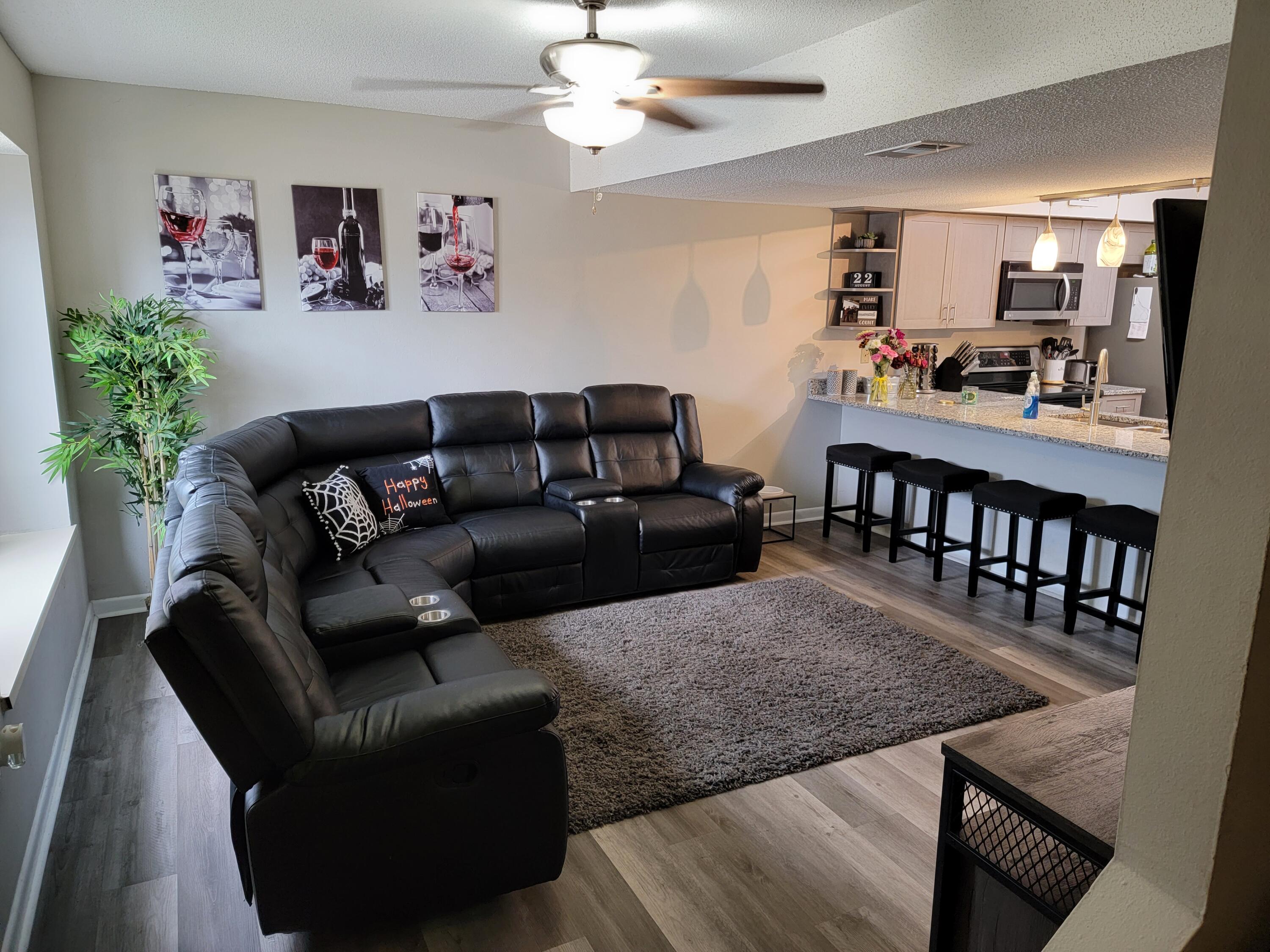 VIKING MANOR PH 1 - Residential