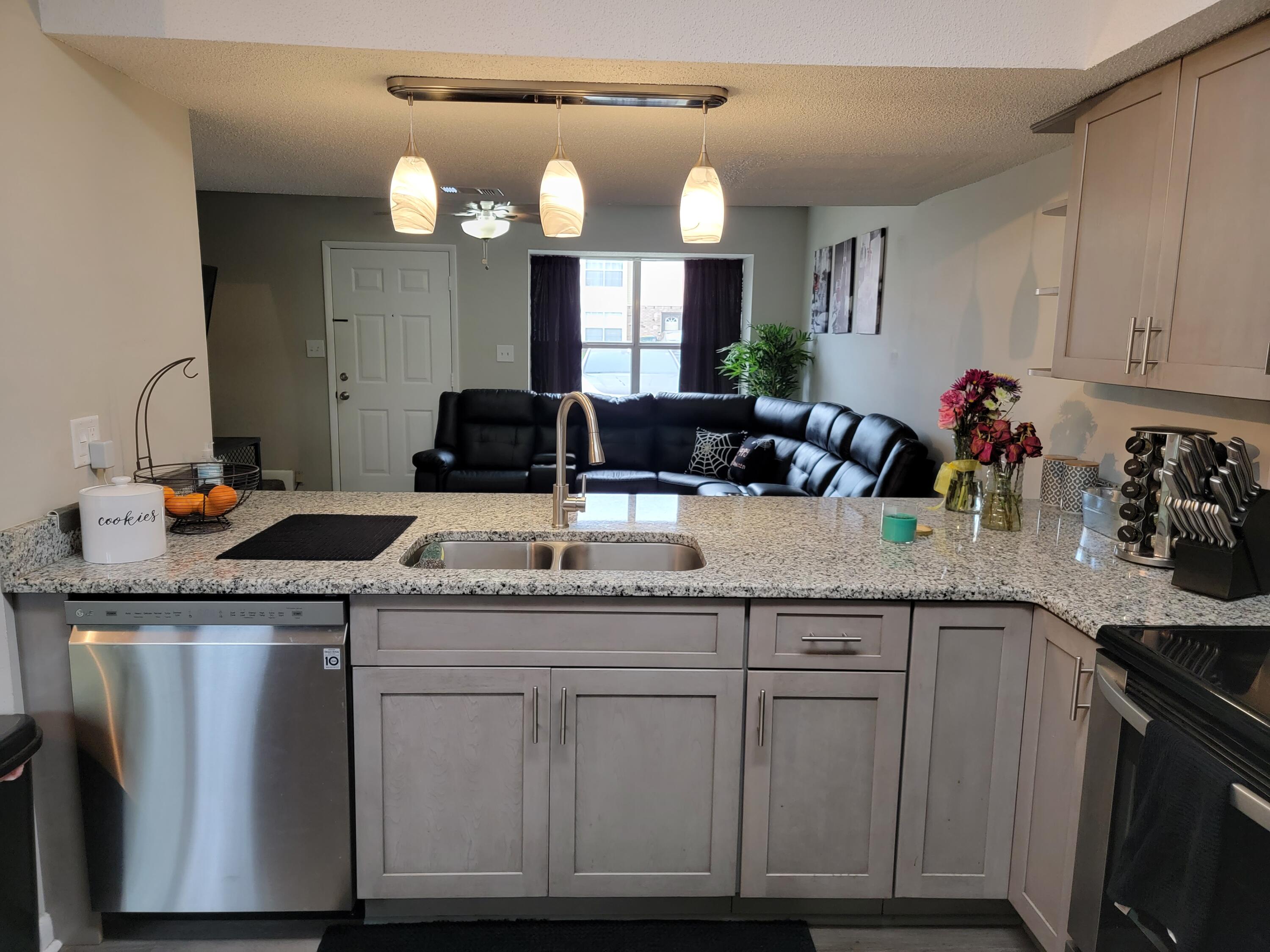 VIKING MANOR PH 1 - Residential