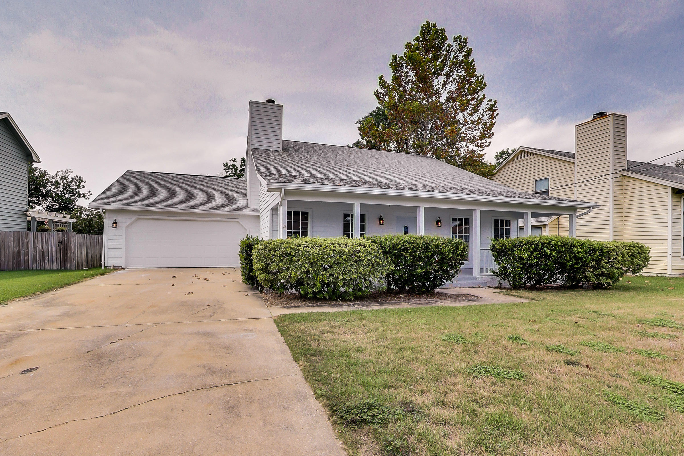 DOLPHIN ESTATES - Residential