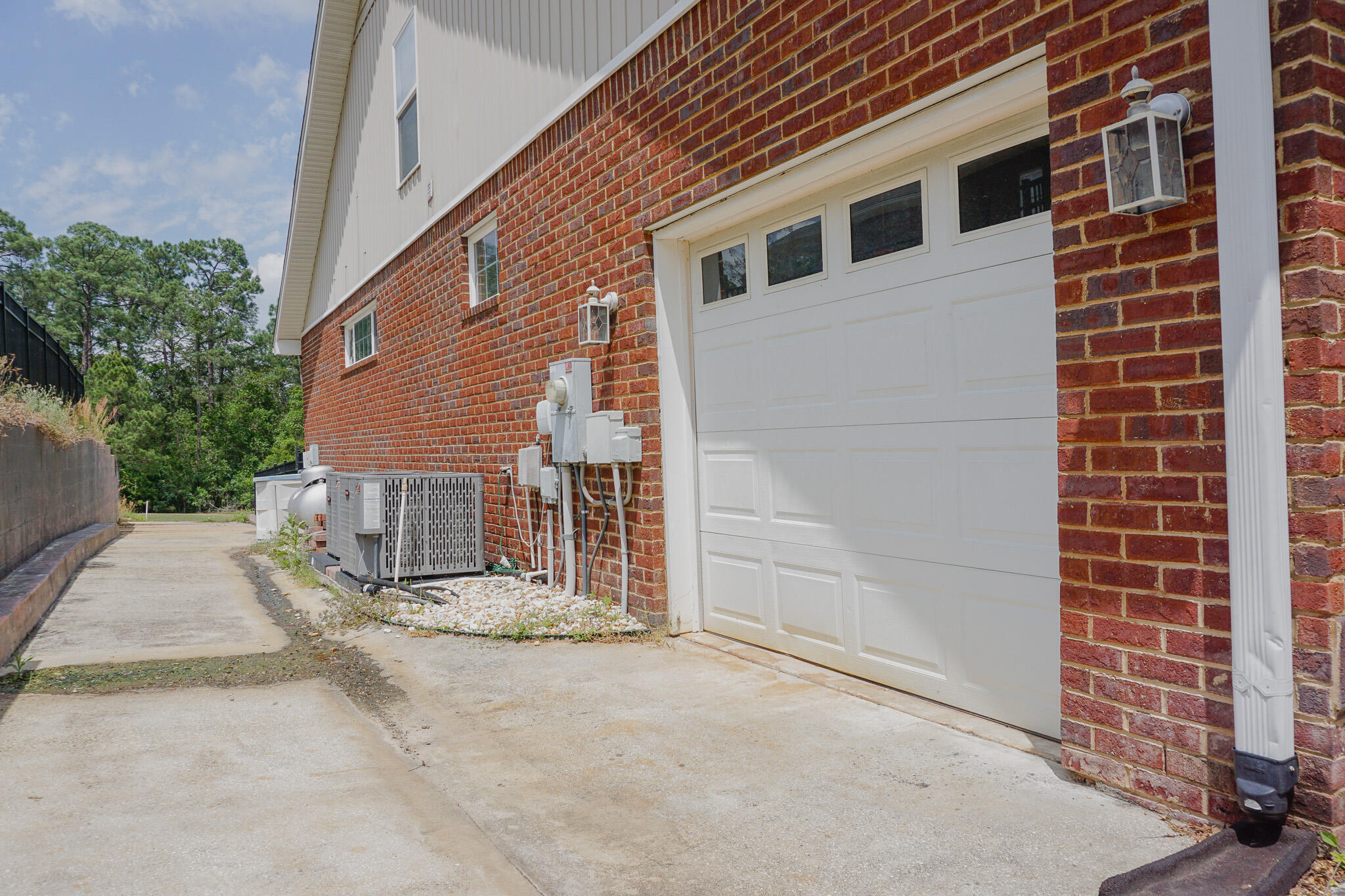 FOXWOOD ESTATES 1 - Residential Lease