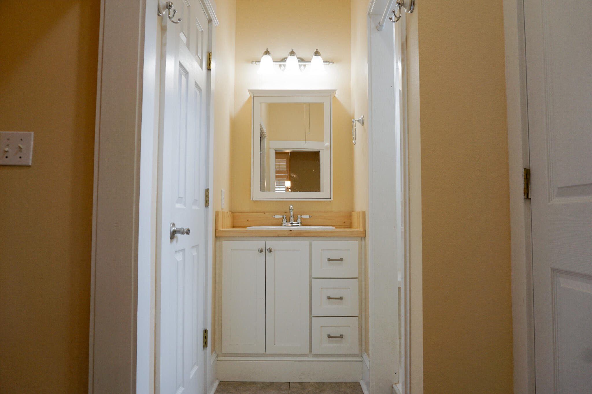 FOXWOOD ESTATES 1 - Residential Lease