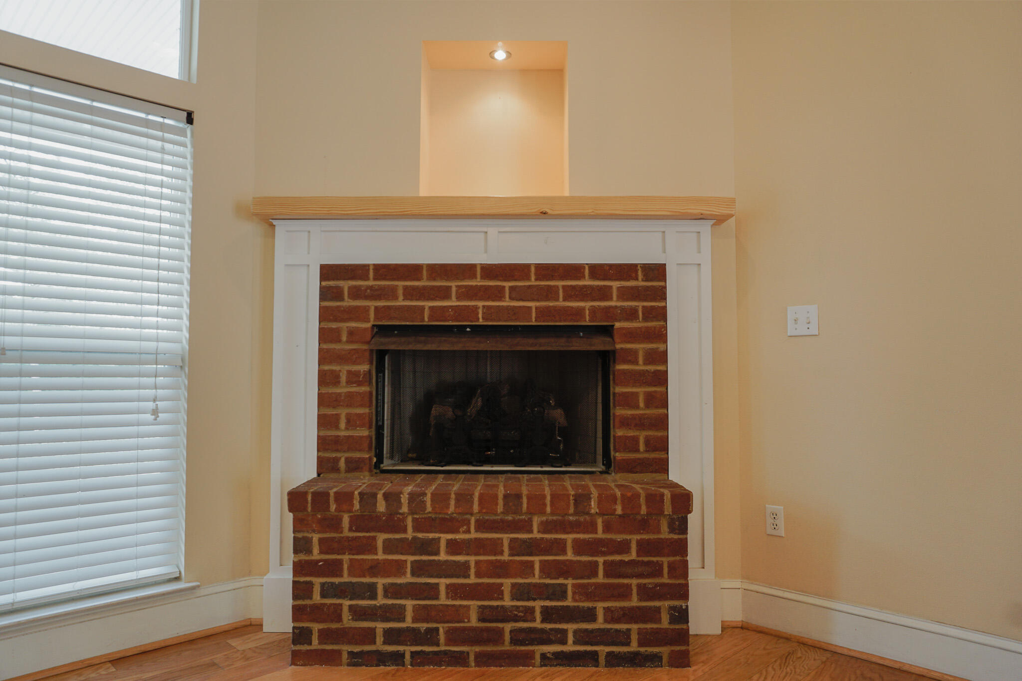 FOXWOOD ESTATES 1 - Residential Lease