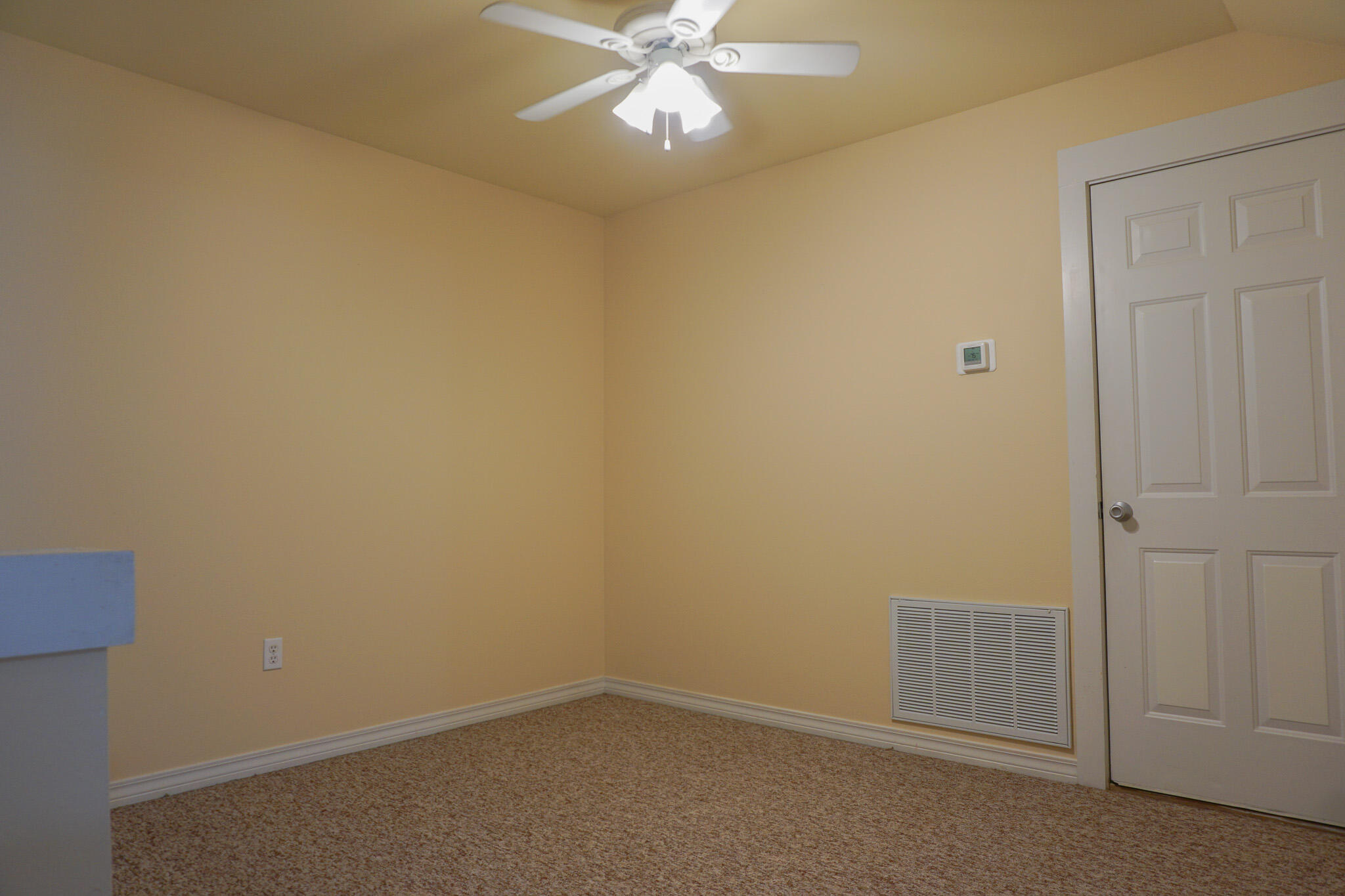 FOXWOOD ESTATES 1 - Residential Lease