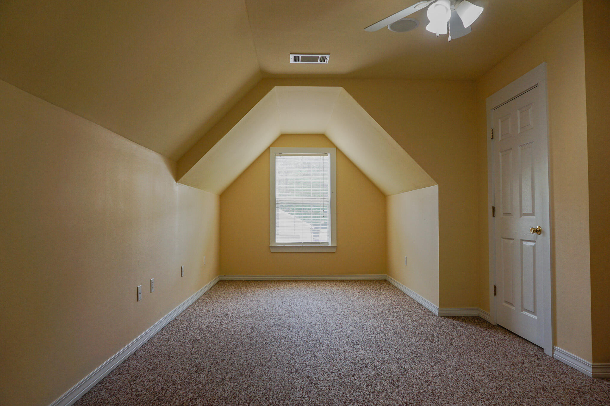 FOXWOOD ESTATES 1 - Residential Lease