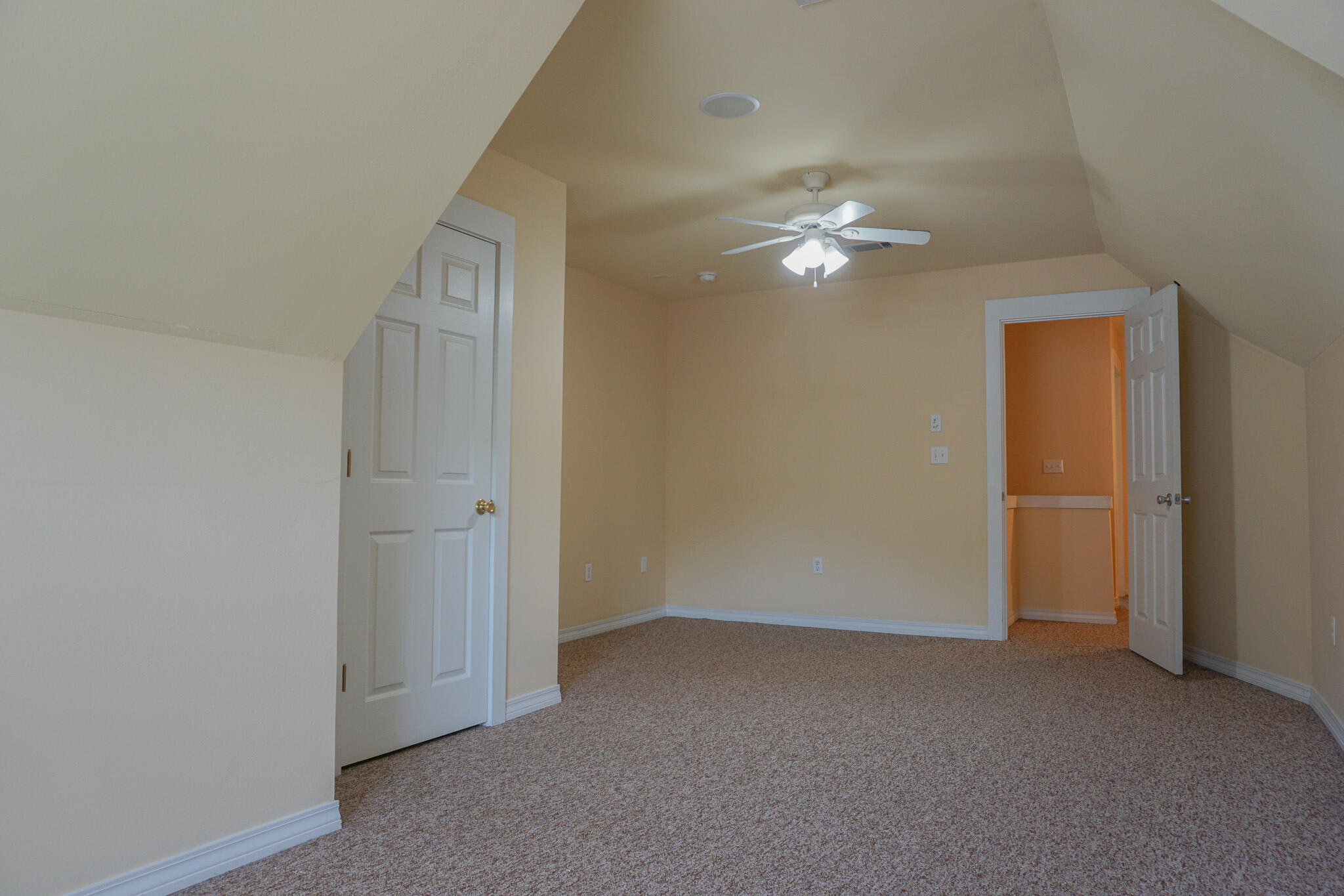 FOXWOOD ESTATES 1 - Residential Lease