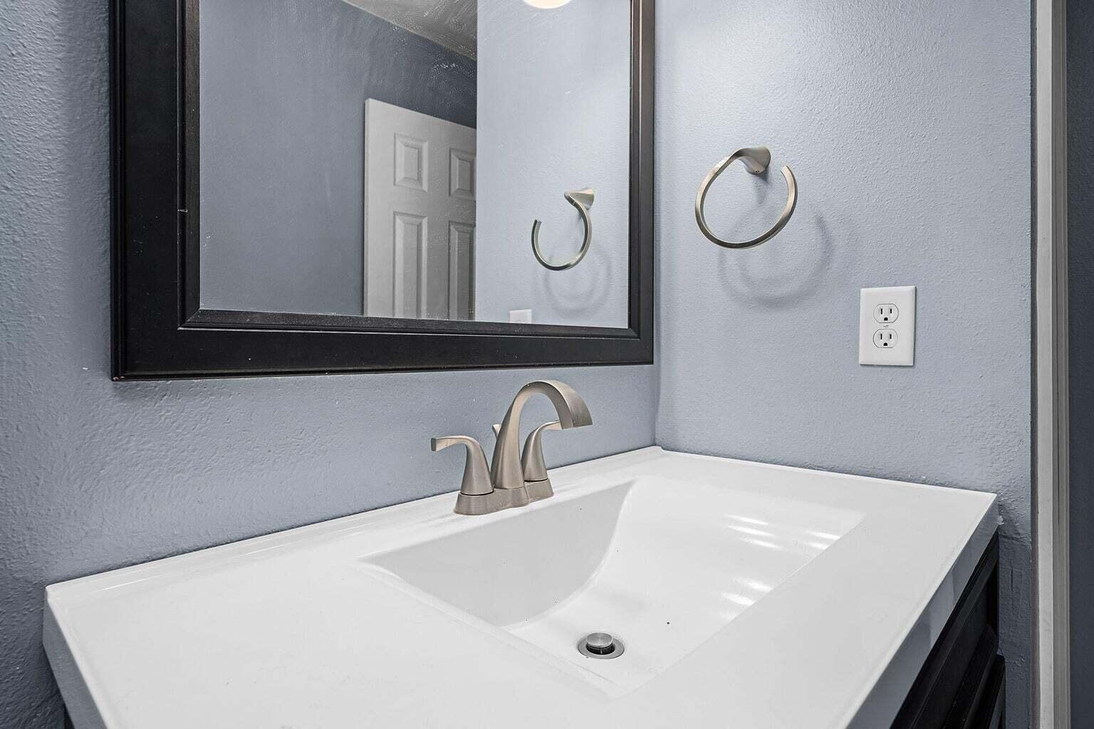 COUNTRY OAKS ESTATES PH 2 - Residential Lease