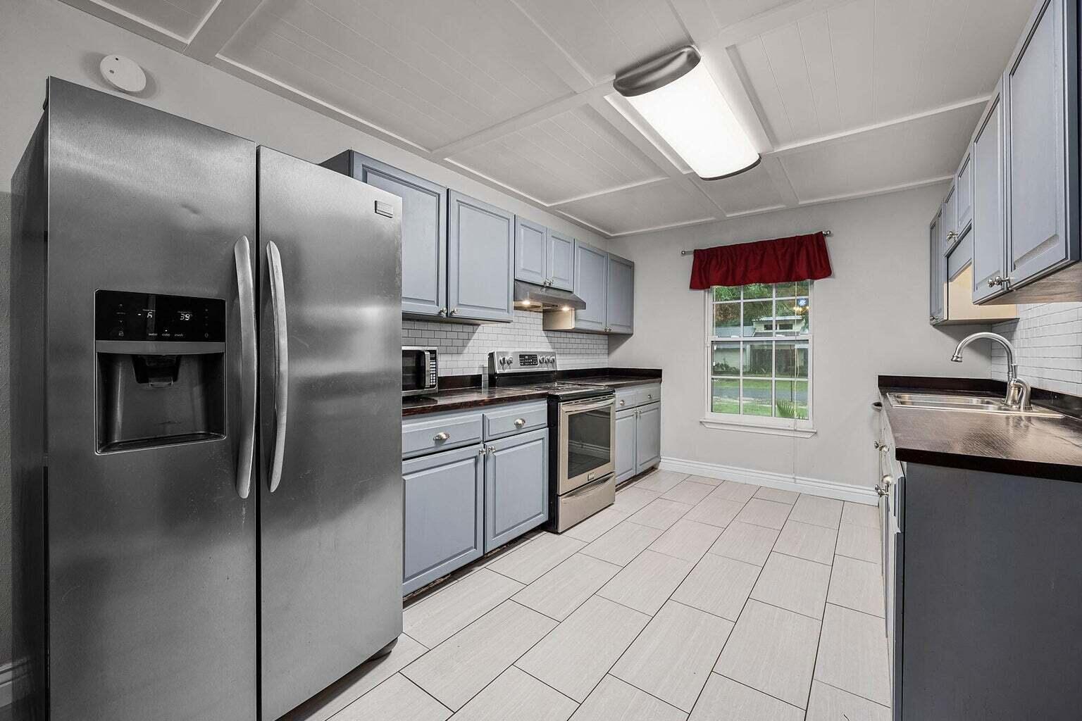 COUNTRY OAKS ESTATES PH 2 - Residential Lease