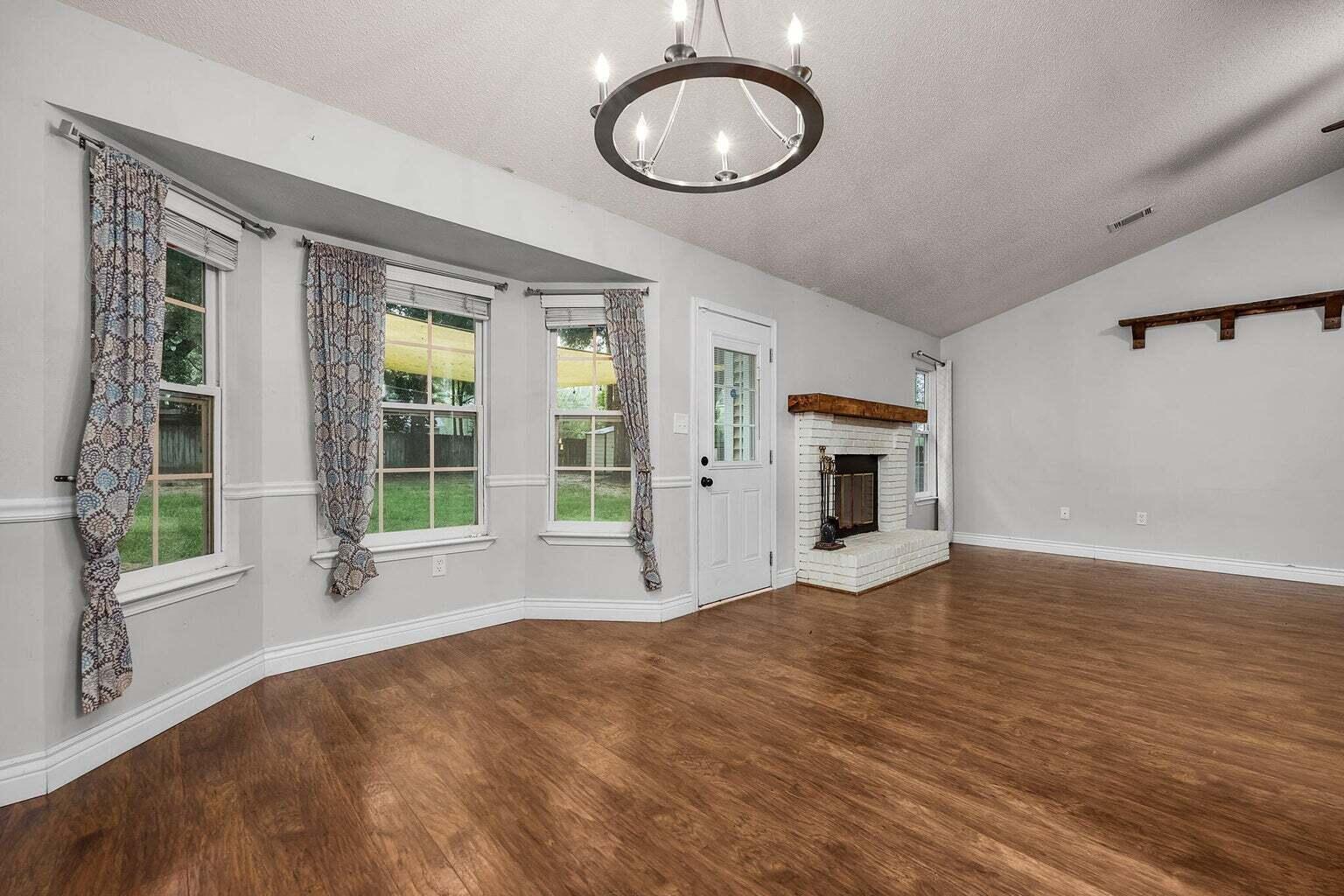 COUNTRY OAKS ESTATES PH 2 - Residential Lease