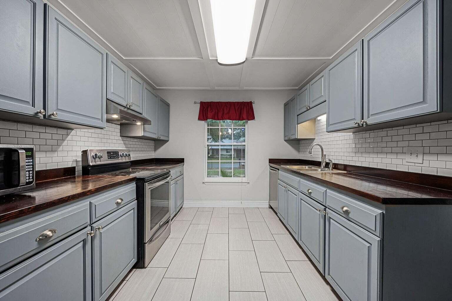 COUNTRY OAKS ESTATES PH 2 - Residential Lease