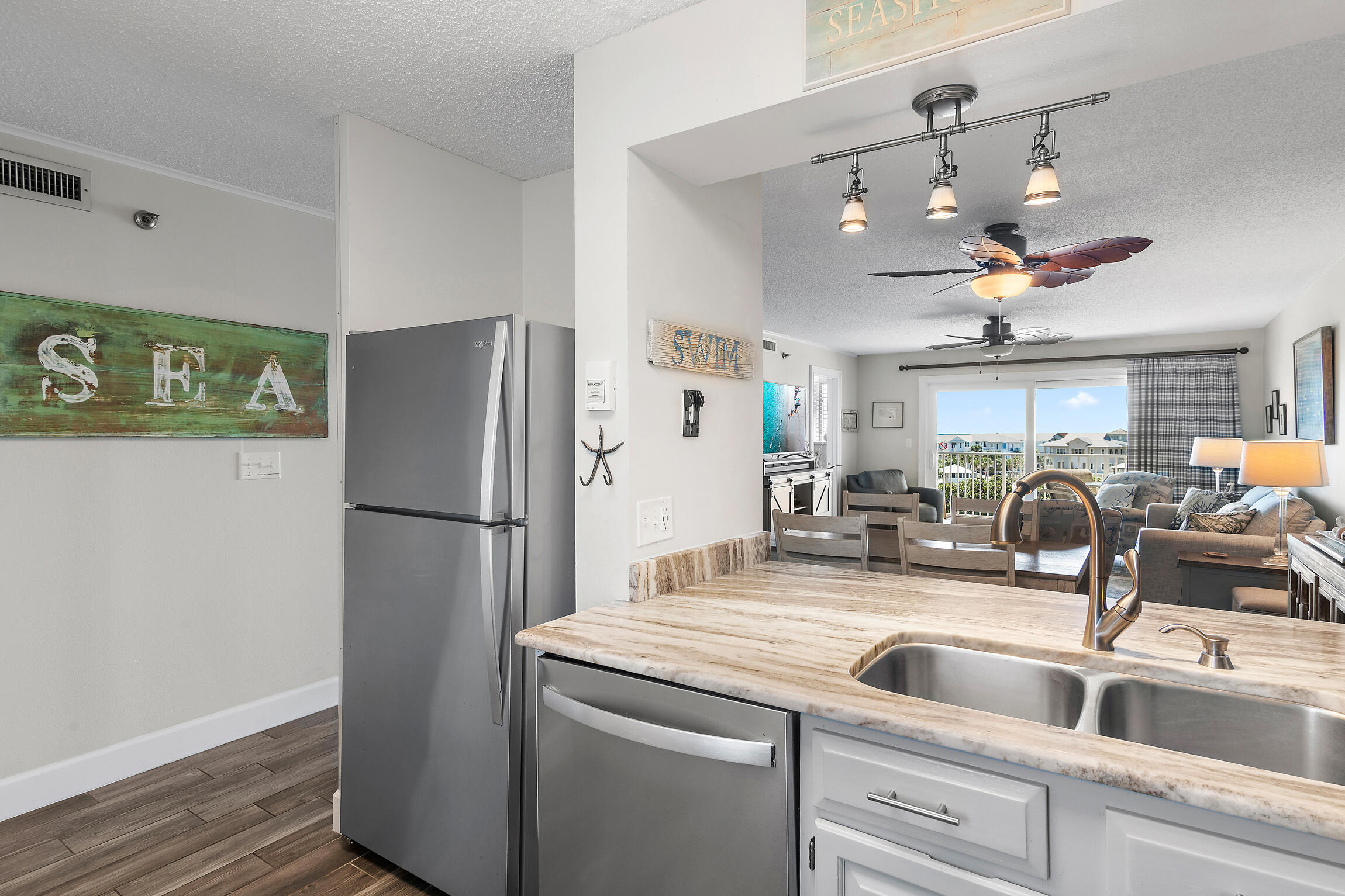 ISLANDER CONDO PH 2 - Residential