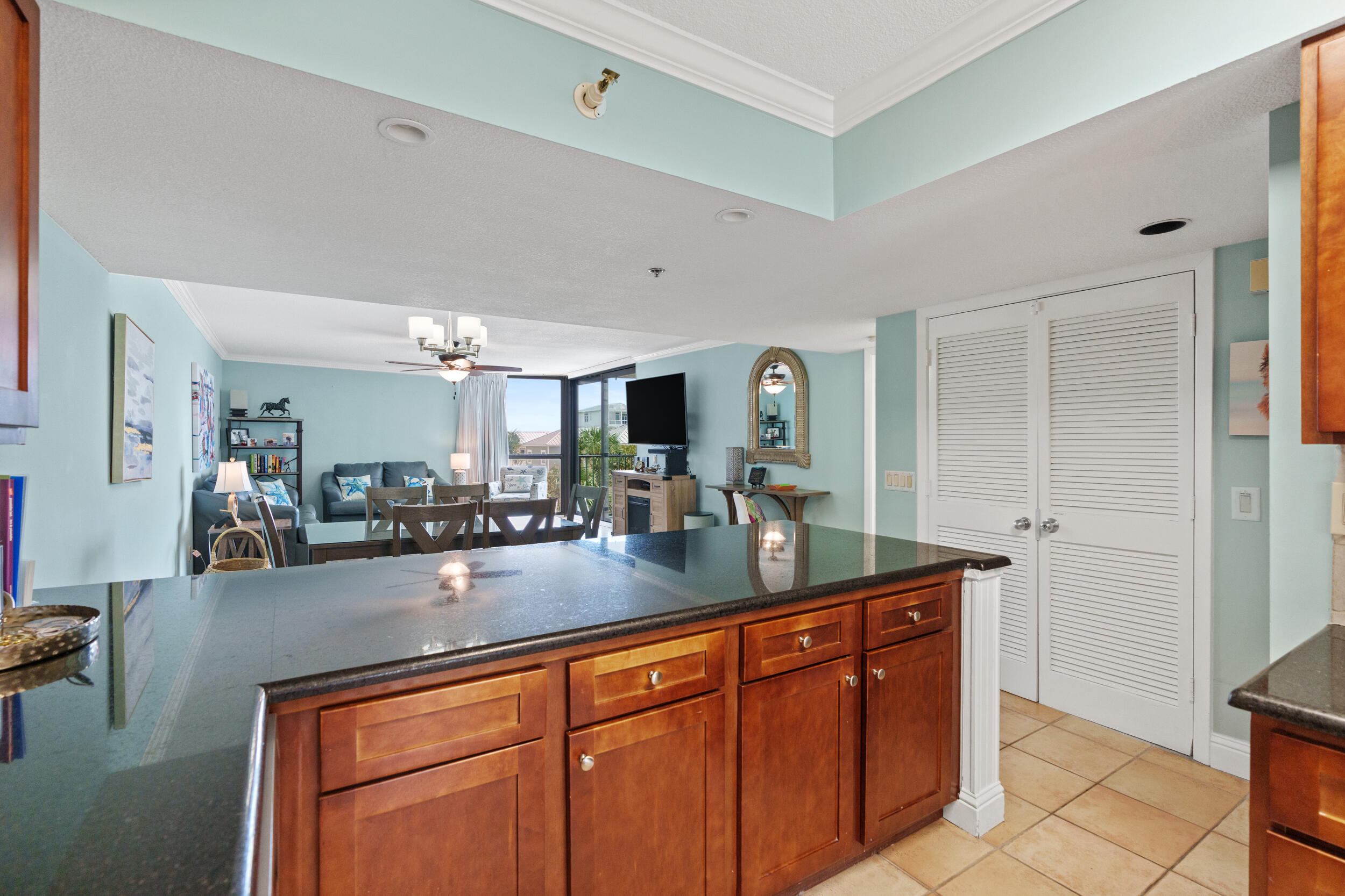 MAINSAIL CONDO PH 3 - Residential