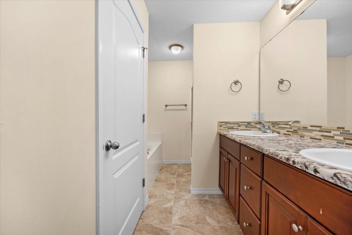 SANTA ROSA SHORES EAST - Residential