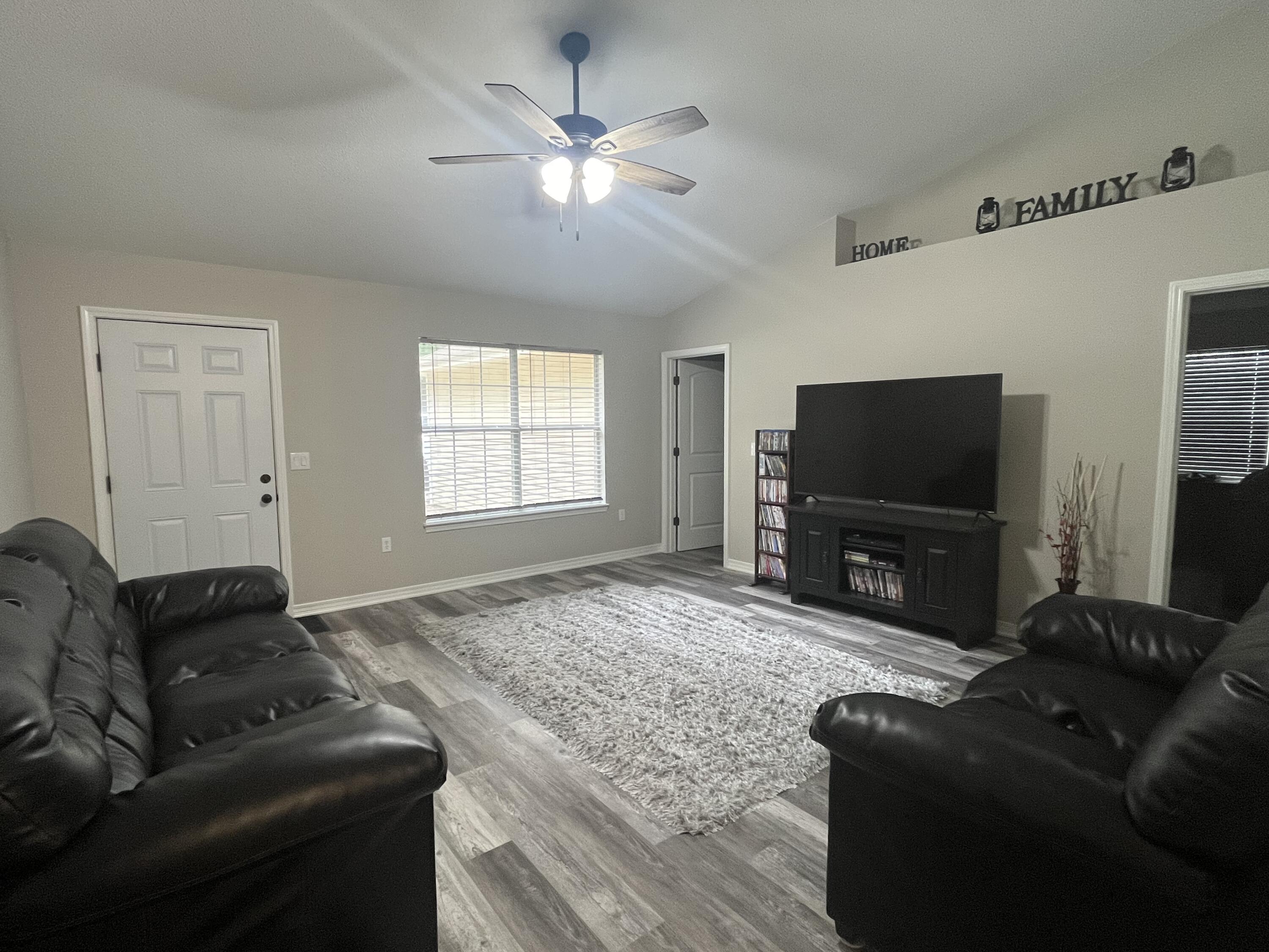 PLANTATION WOODS - Residential