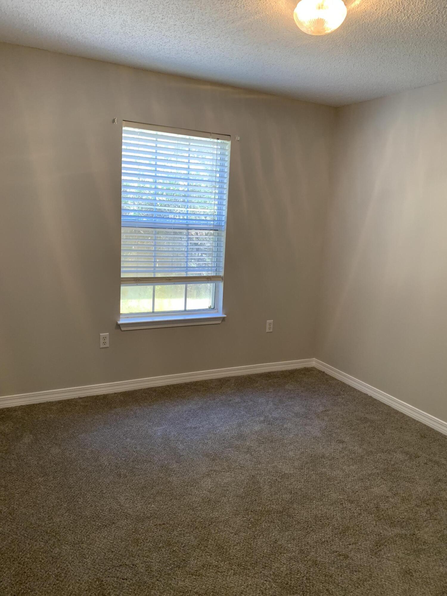 EMERALD LAKES PH 3 - Residential Lease