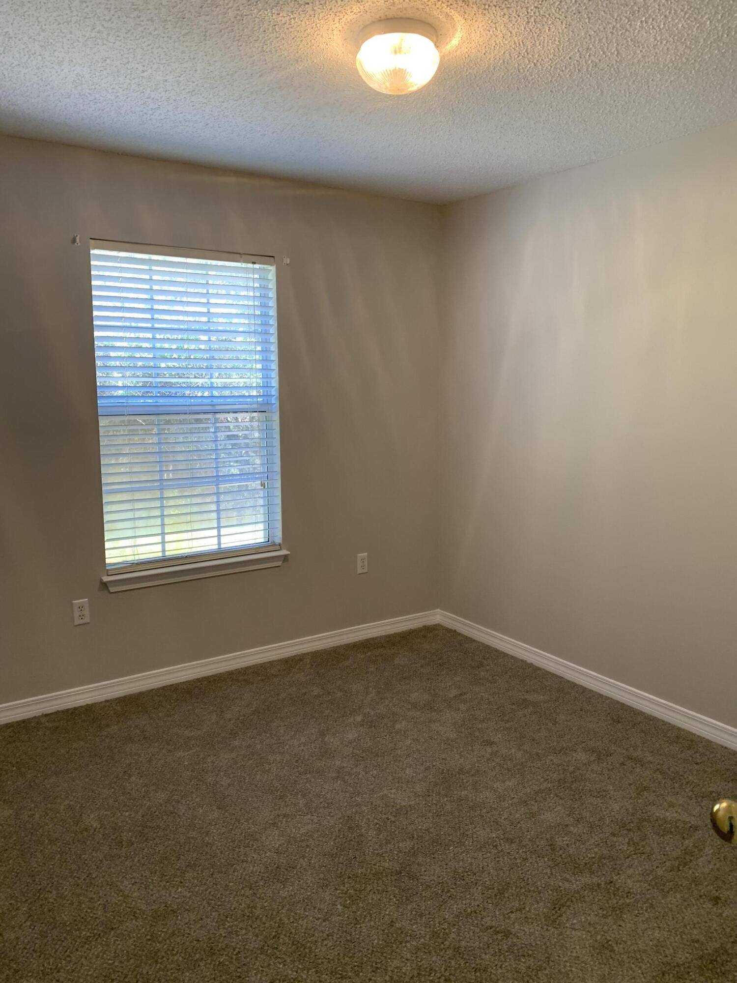 EMERALD LAKES PH 3 - Residential Lease