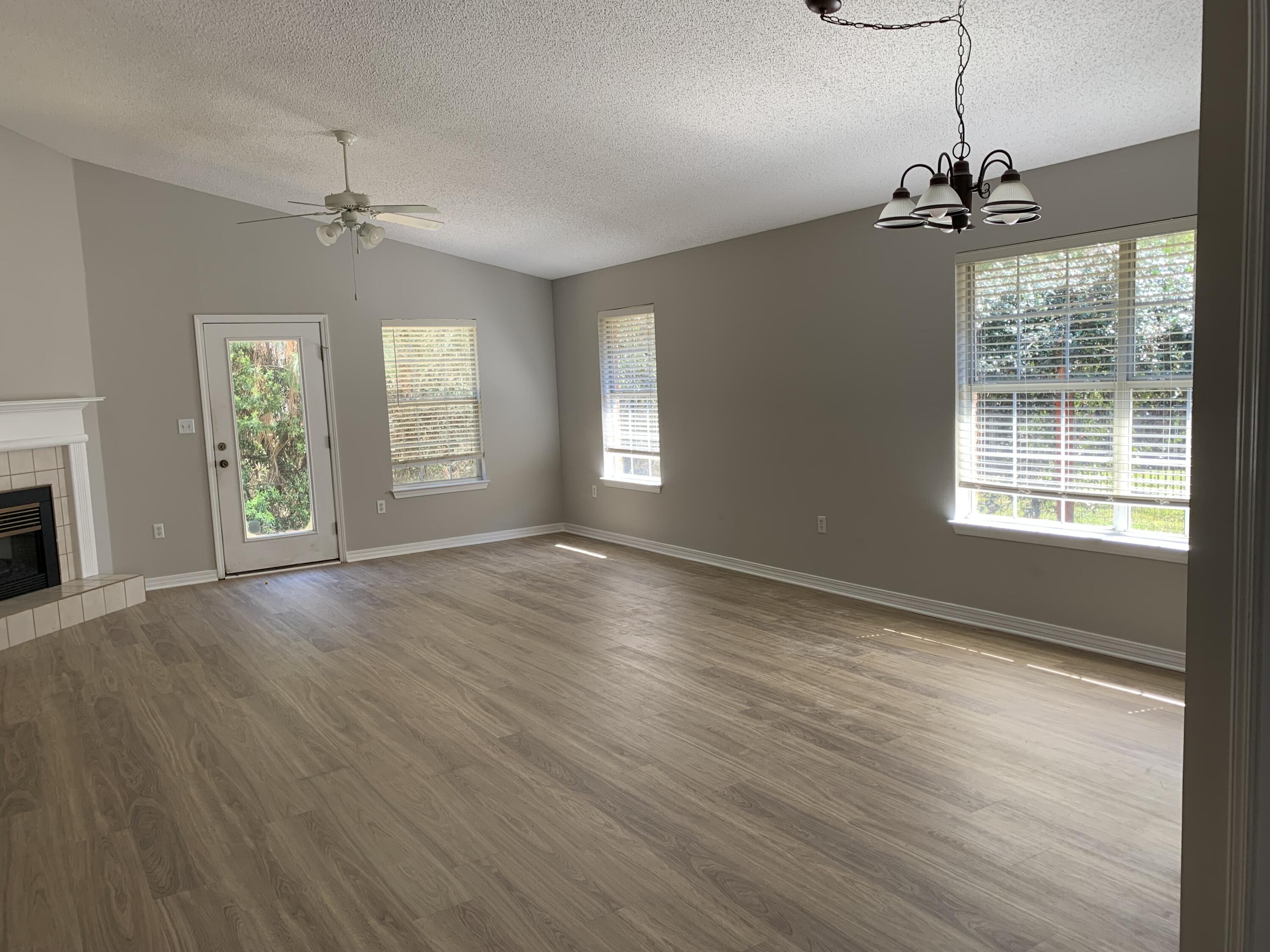 EMERALD LAKES PH 3 - Residential Lease