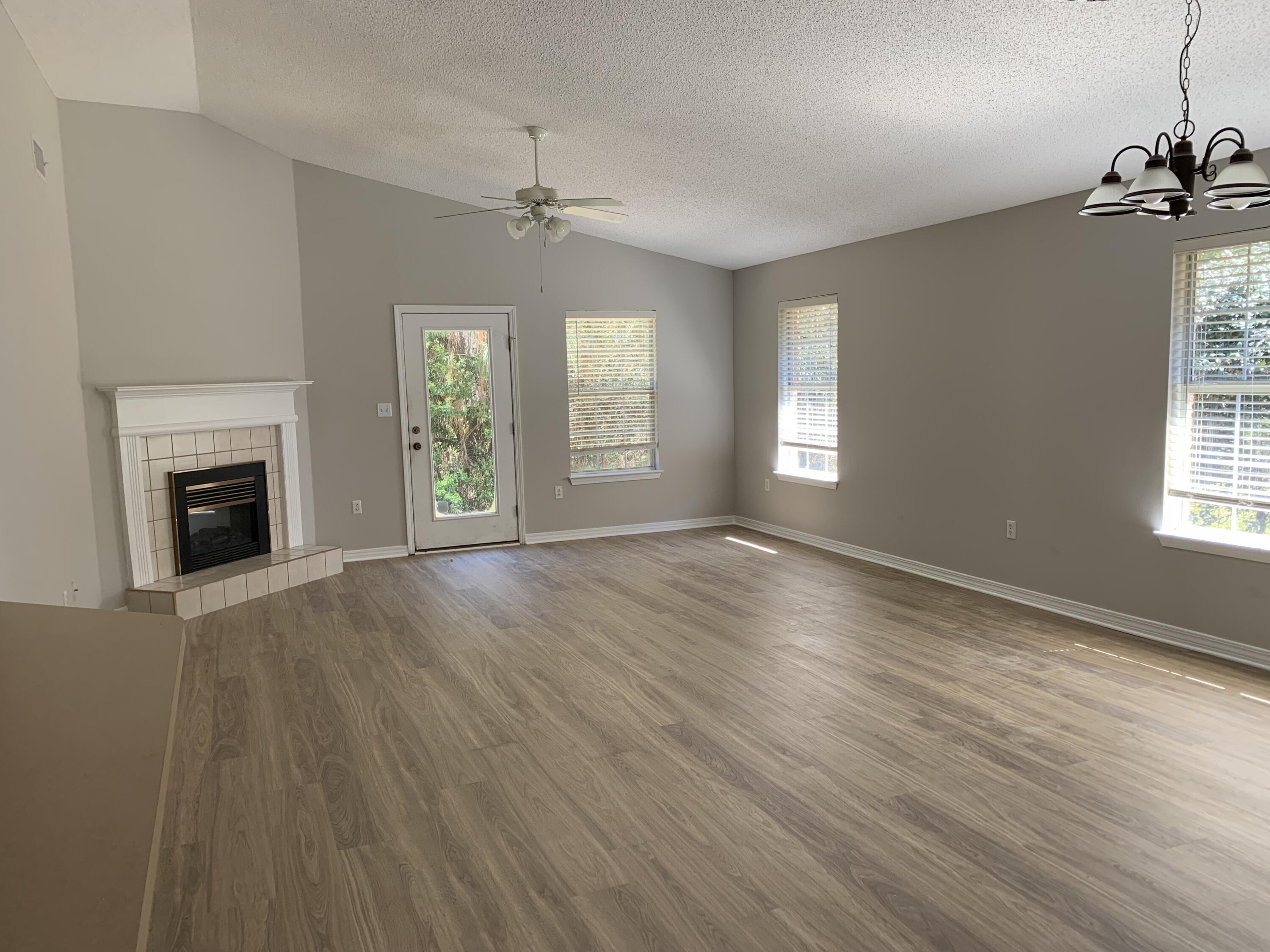 EMERALD LAKES PH 3 - Residential Lease