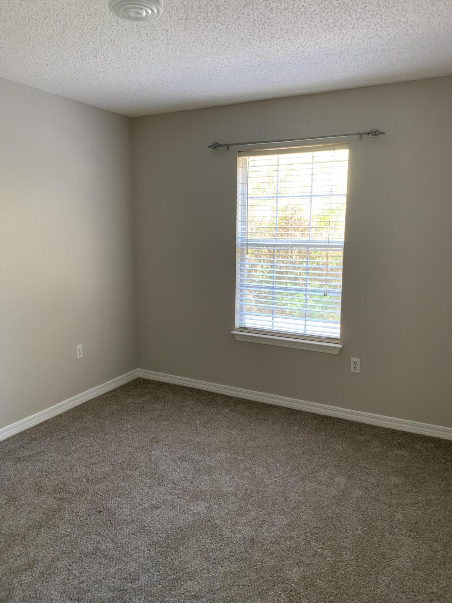 EMERALD LAKES PH 3 - Residential Lease