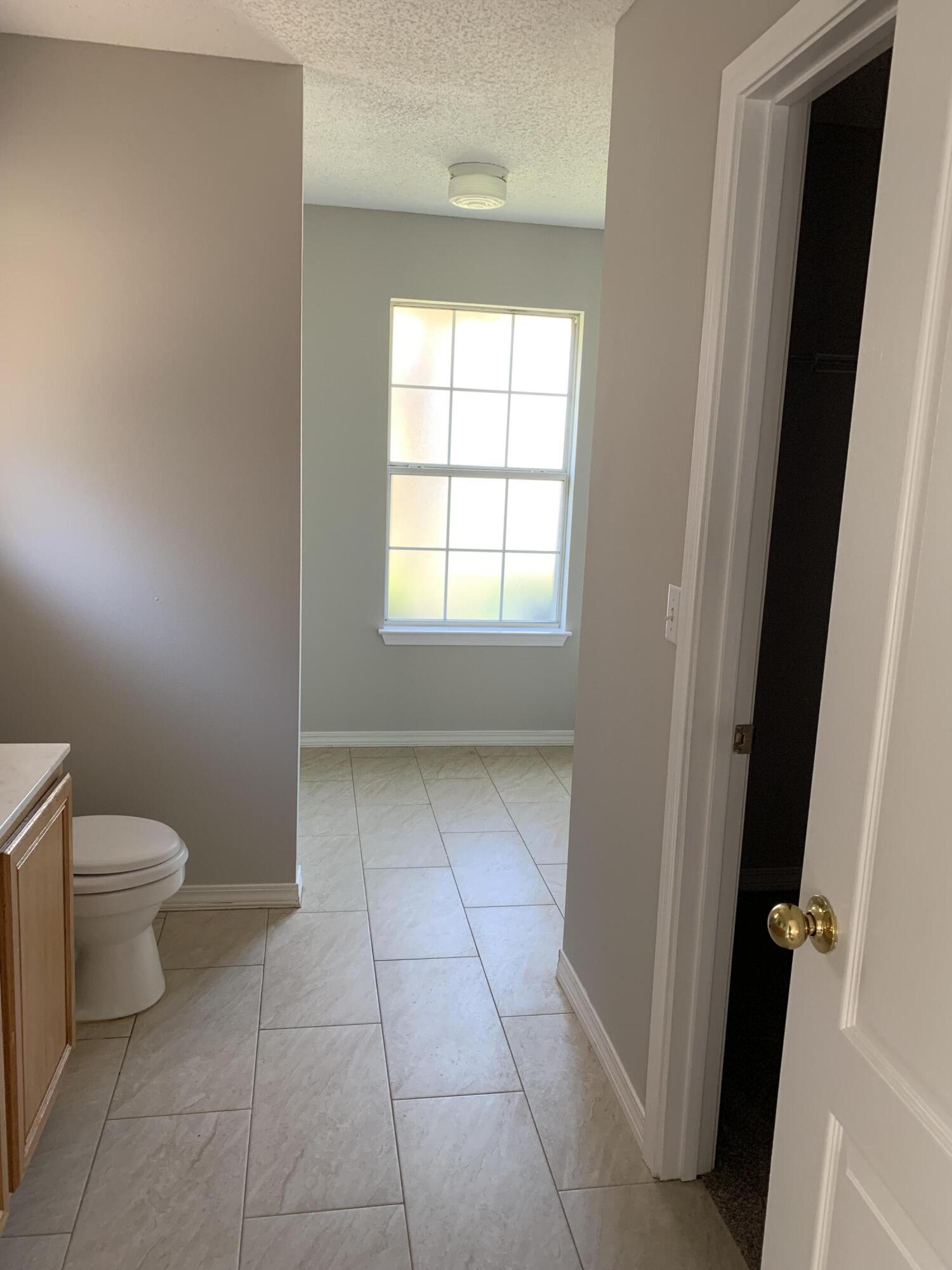 EMERALD LAKES PH 3 - Residential Lease