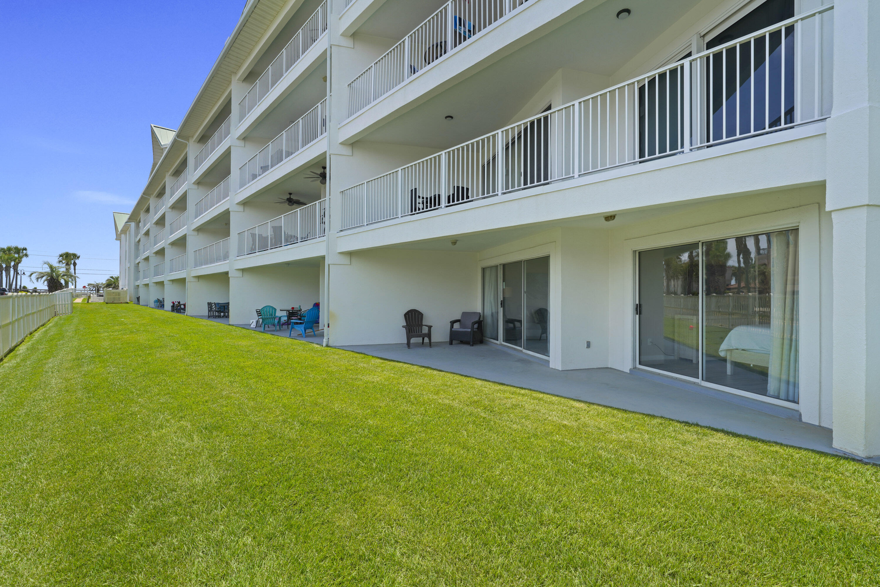 MARAVILLA CONDO 3 - Residential