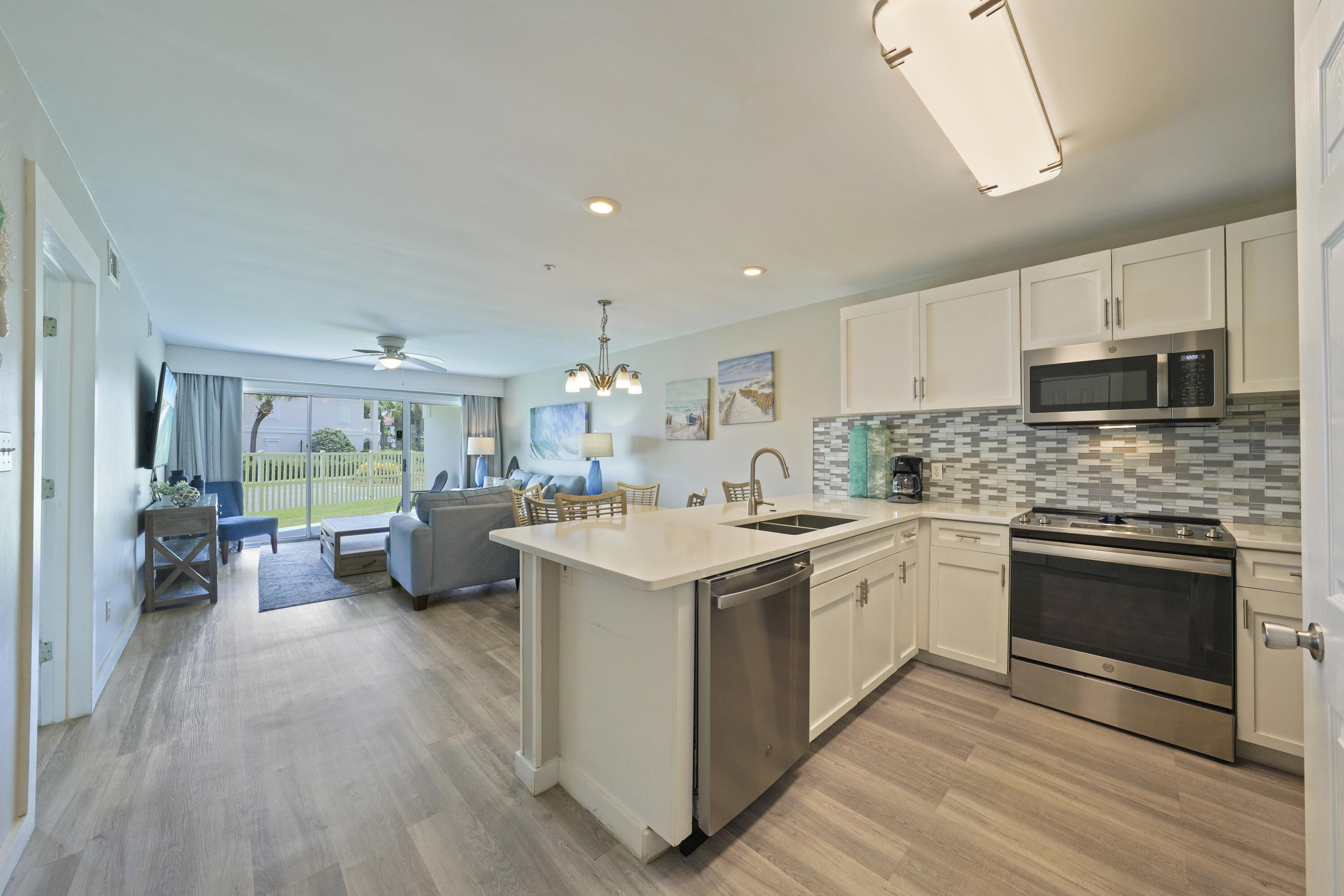 MARAVILLA CONDO 3 - Residential