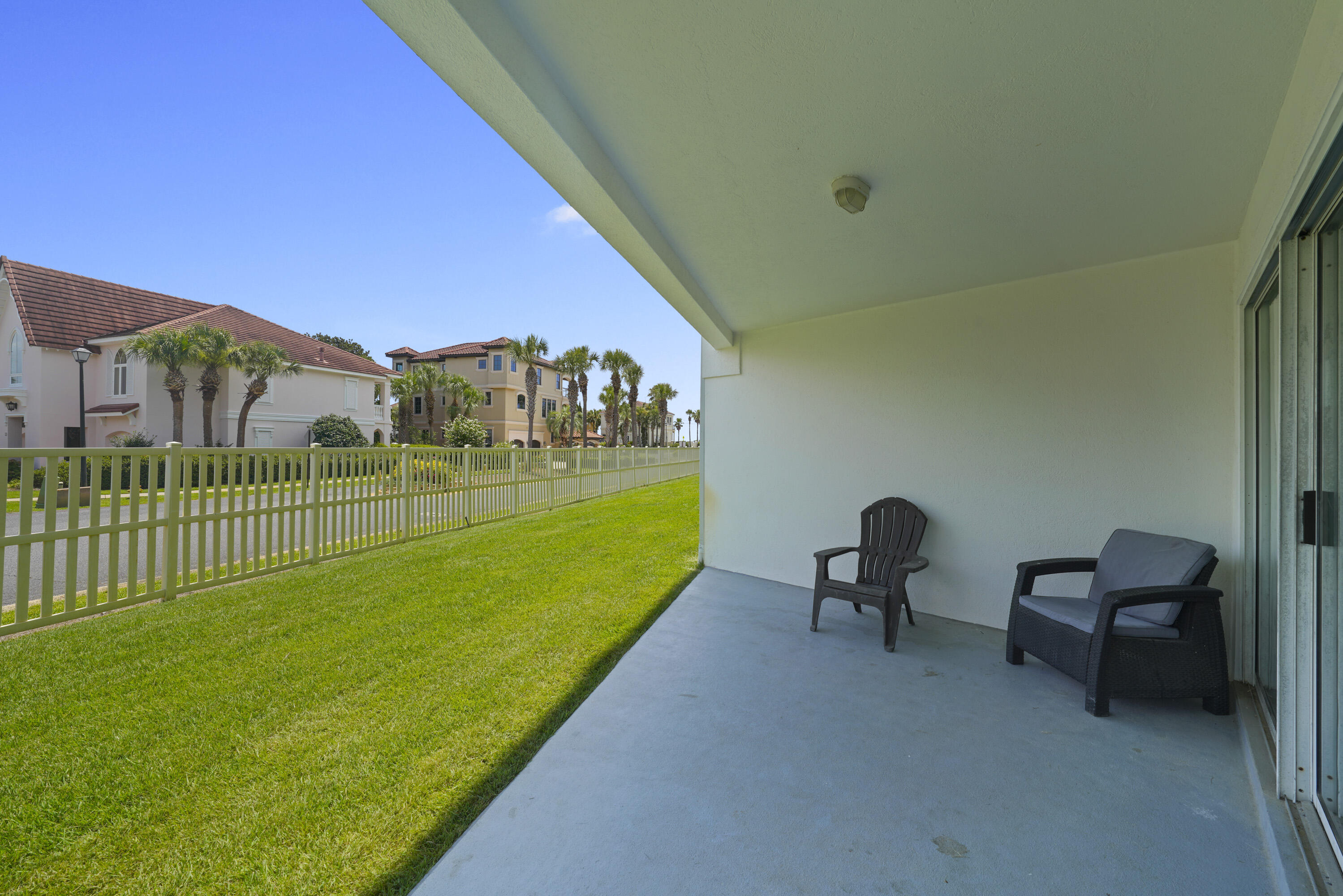 MARAVILLA CONDO 3 - Residential