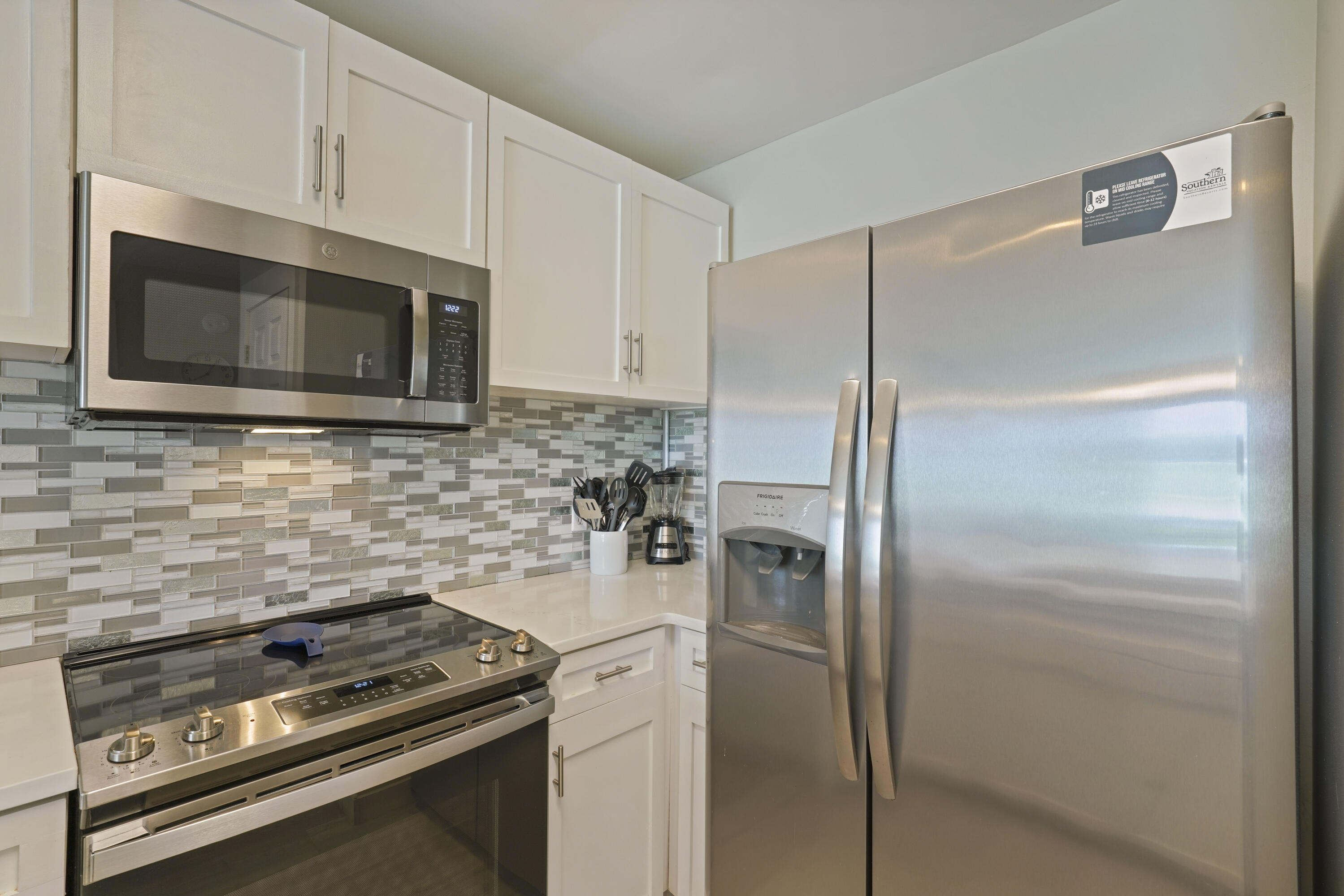 MARAVILLA CONDO 3 - Residential