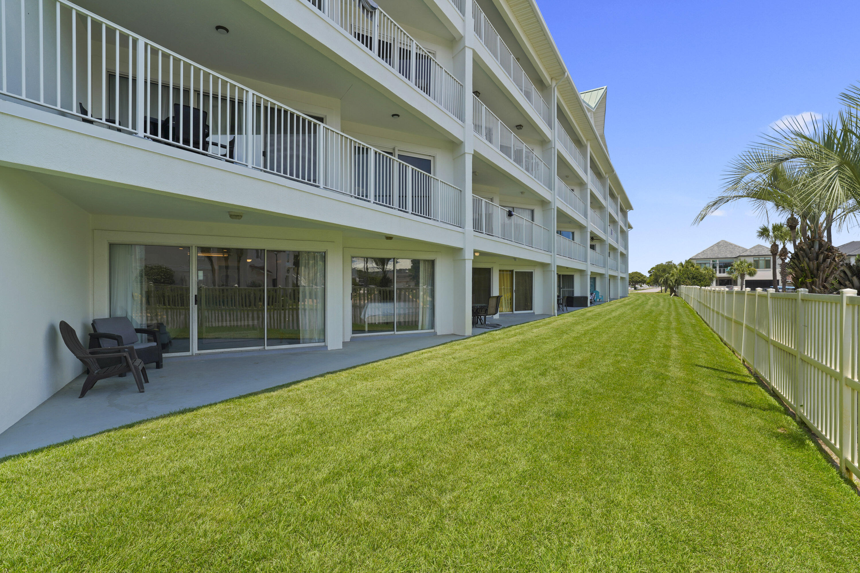 MARAVILLA CONDO 3 - Residential