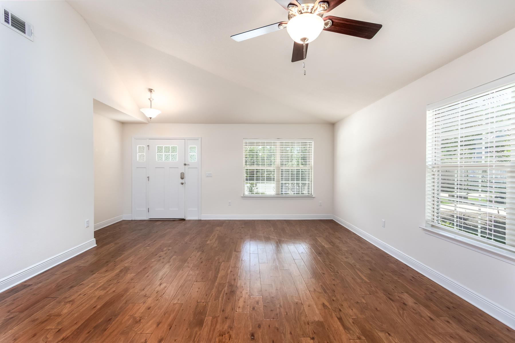 EAGLE BAY - Residential