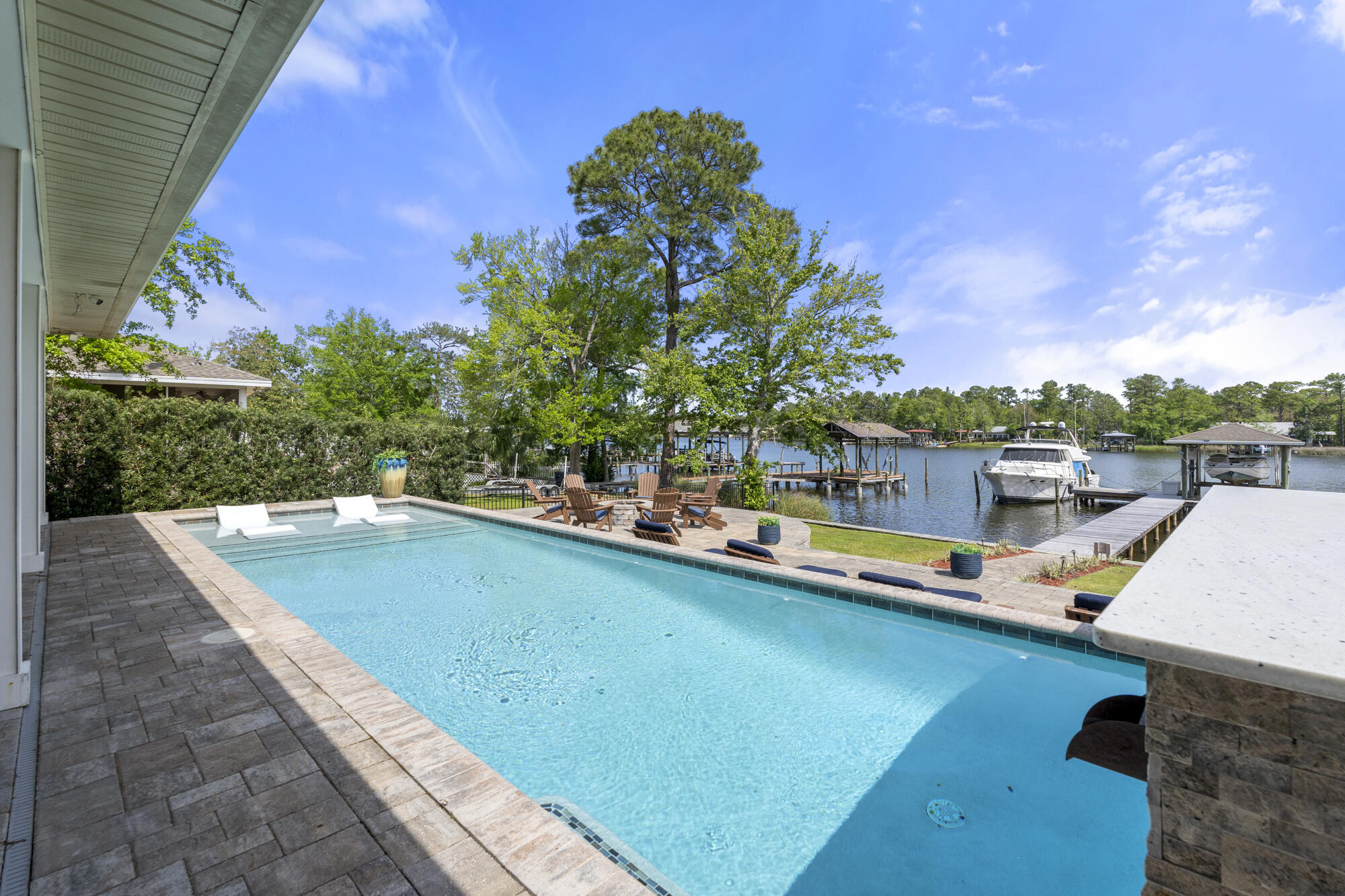 BAY GROVE - Residential